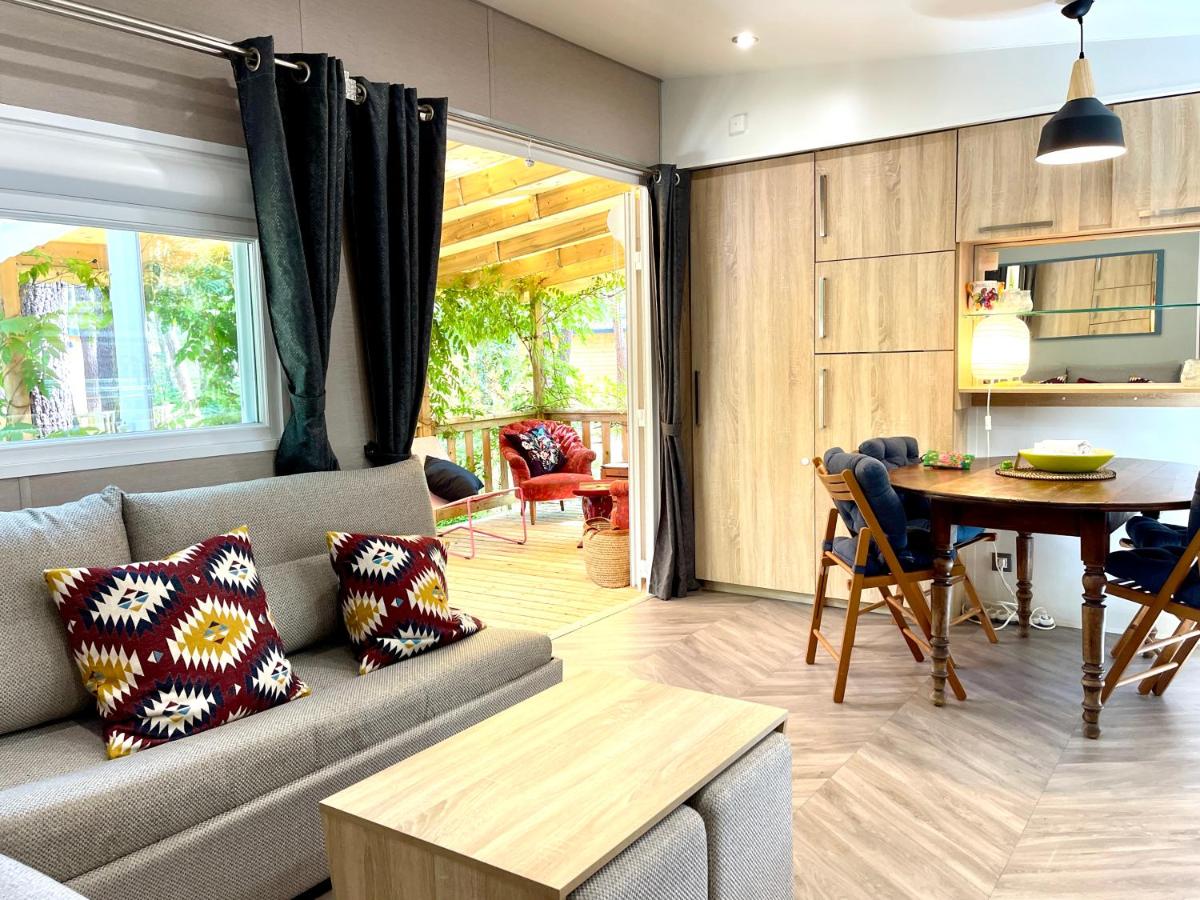 Deluxe Bungalow photo 2