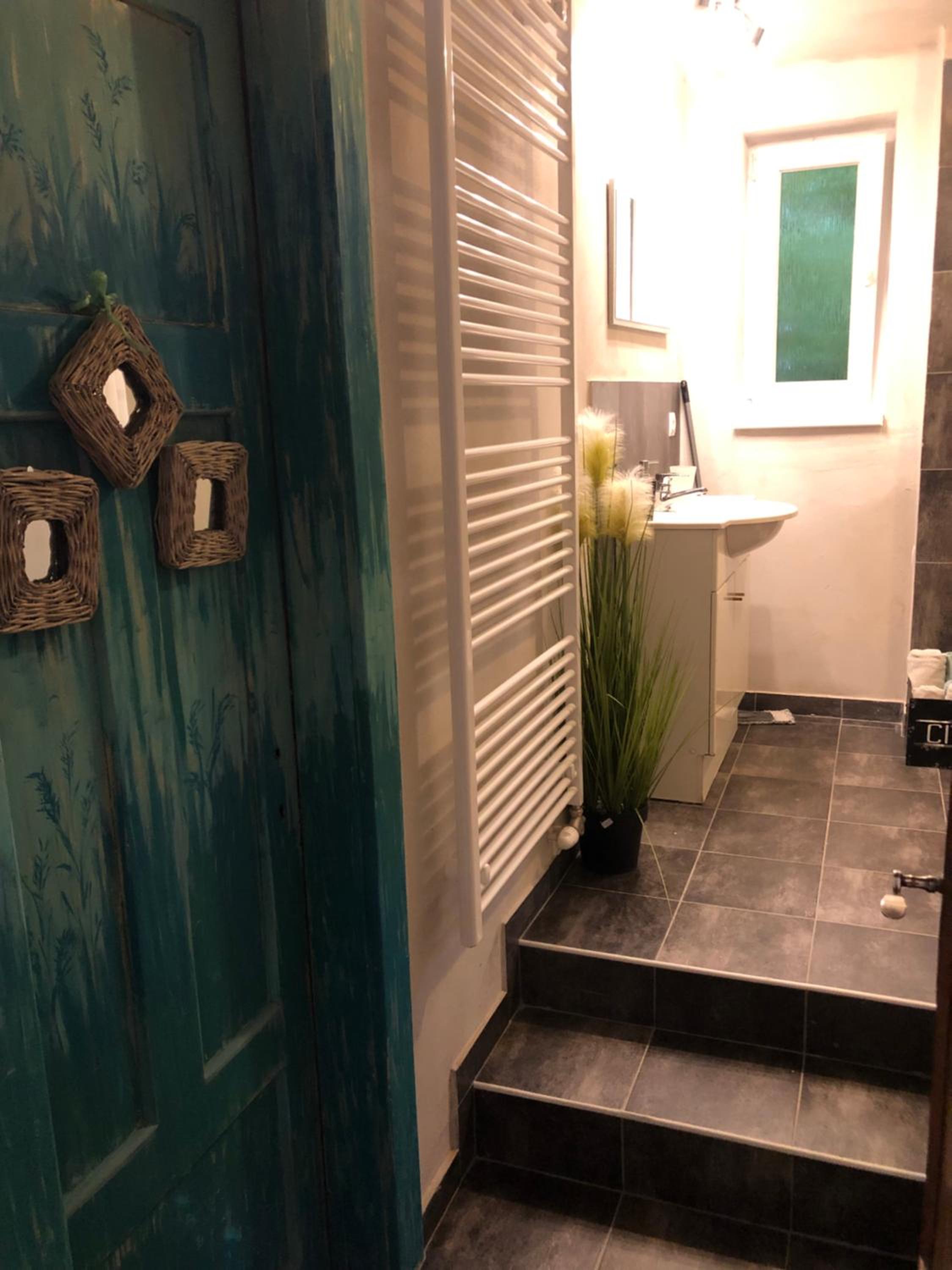 Two-Bedroom House - Photo 29