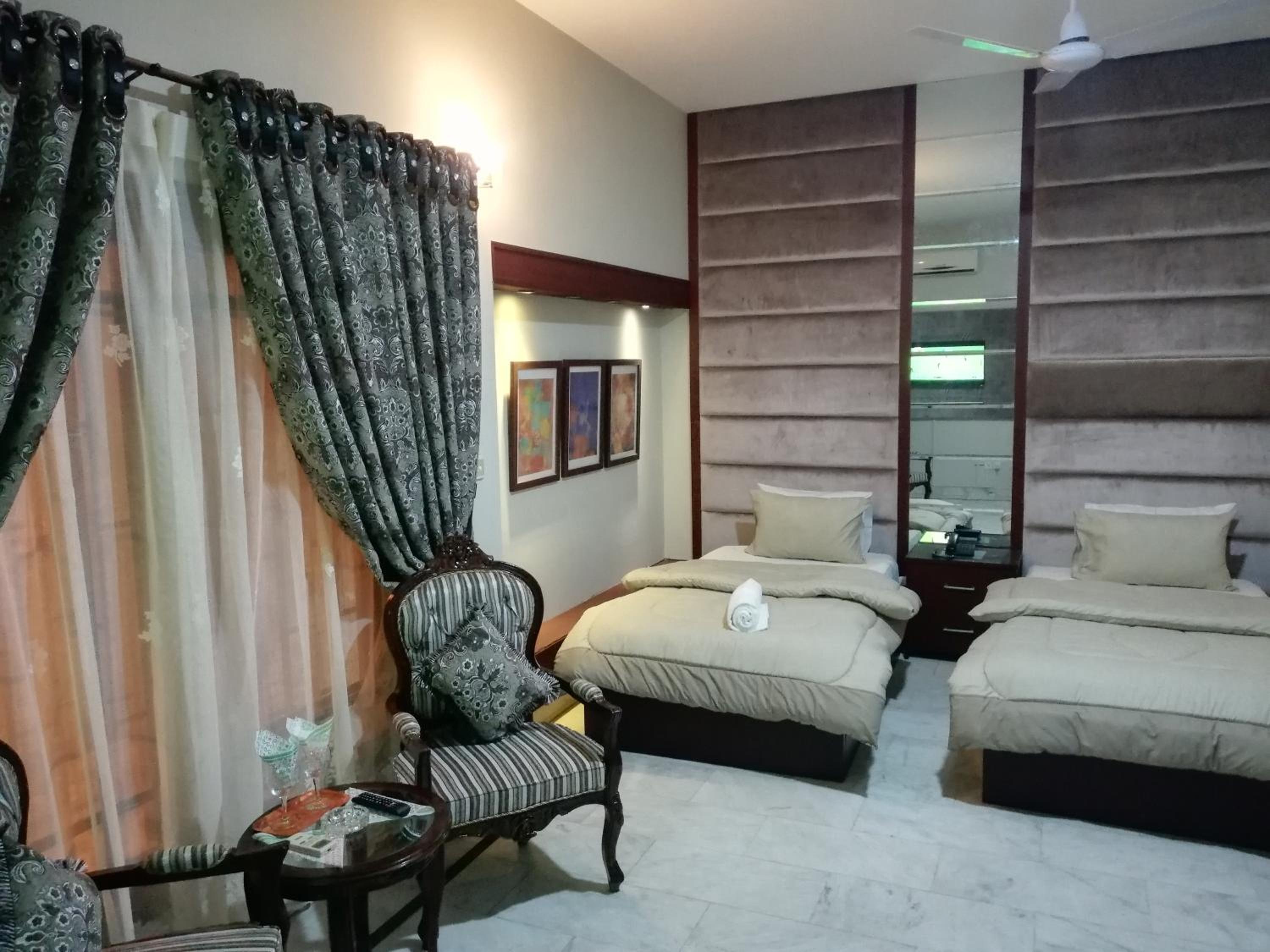 Deluxe Twin Room