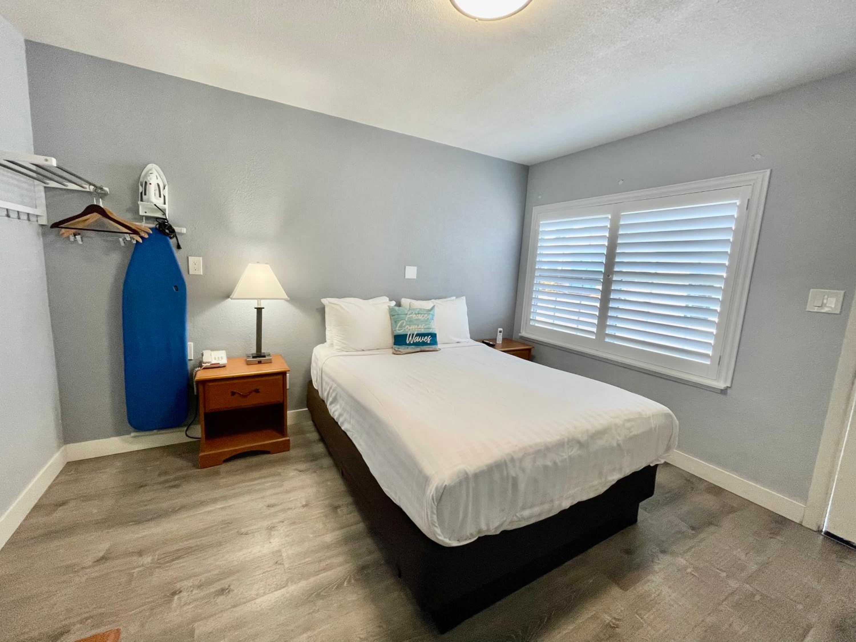 Queen Room - Photo 17