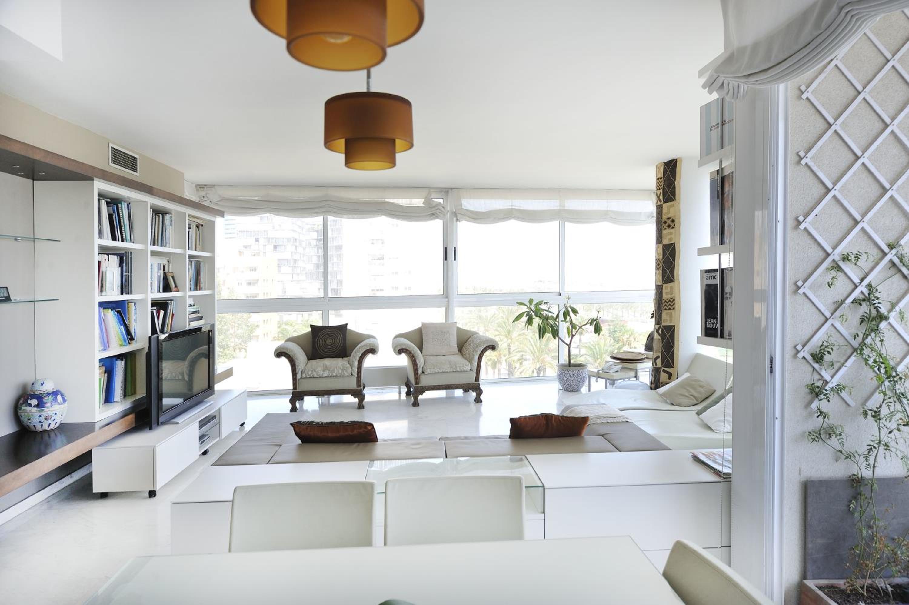 Apartamento de tres habitaciones con vista al mar