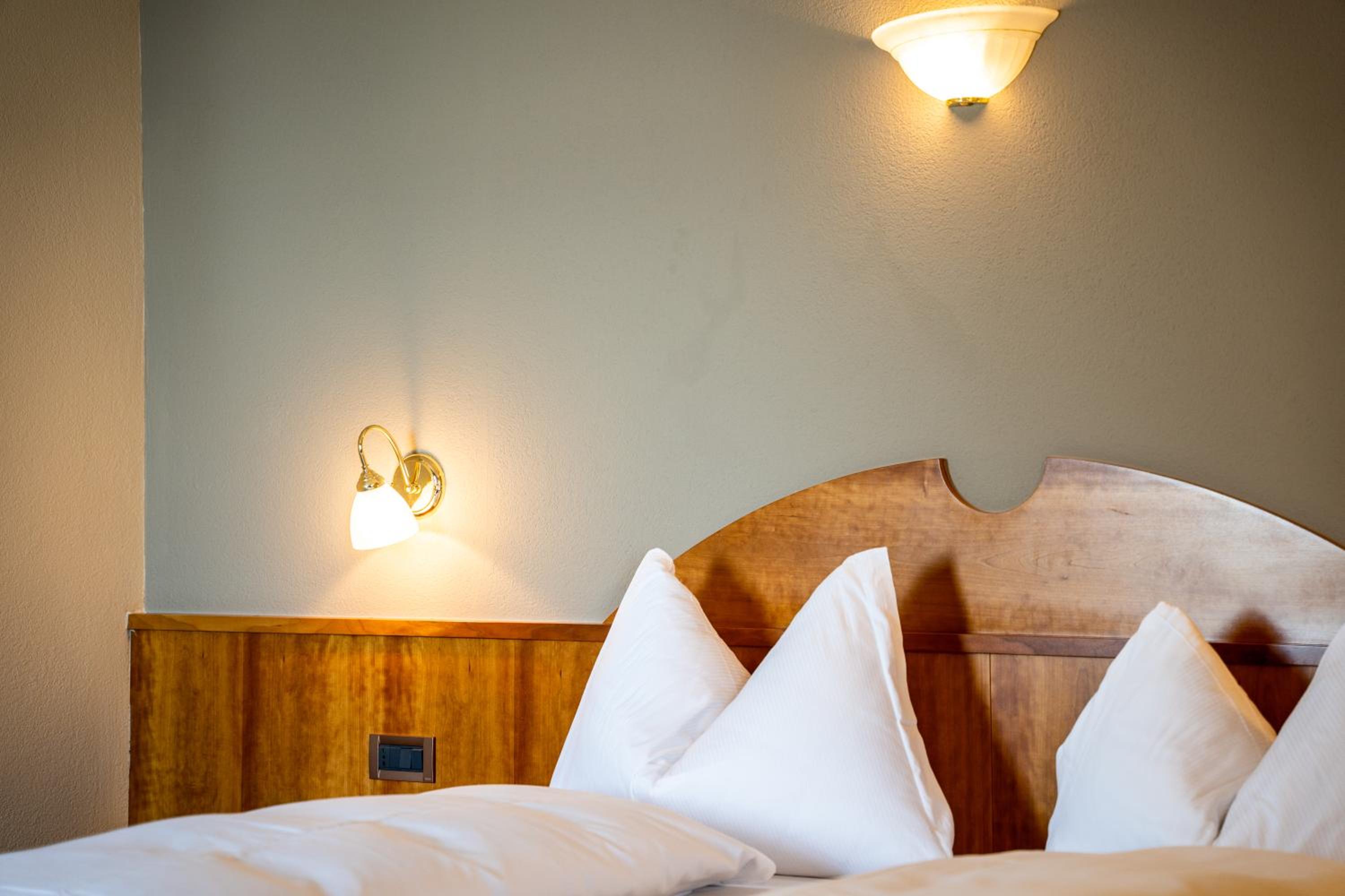 Deluxe Double Room with Extra Bed - Photo 3