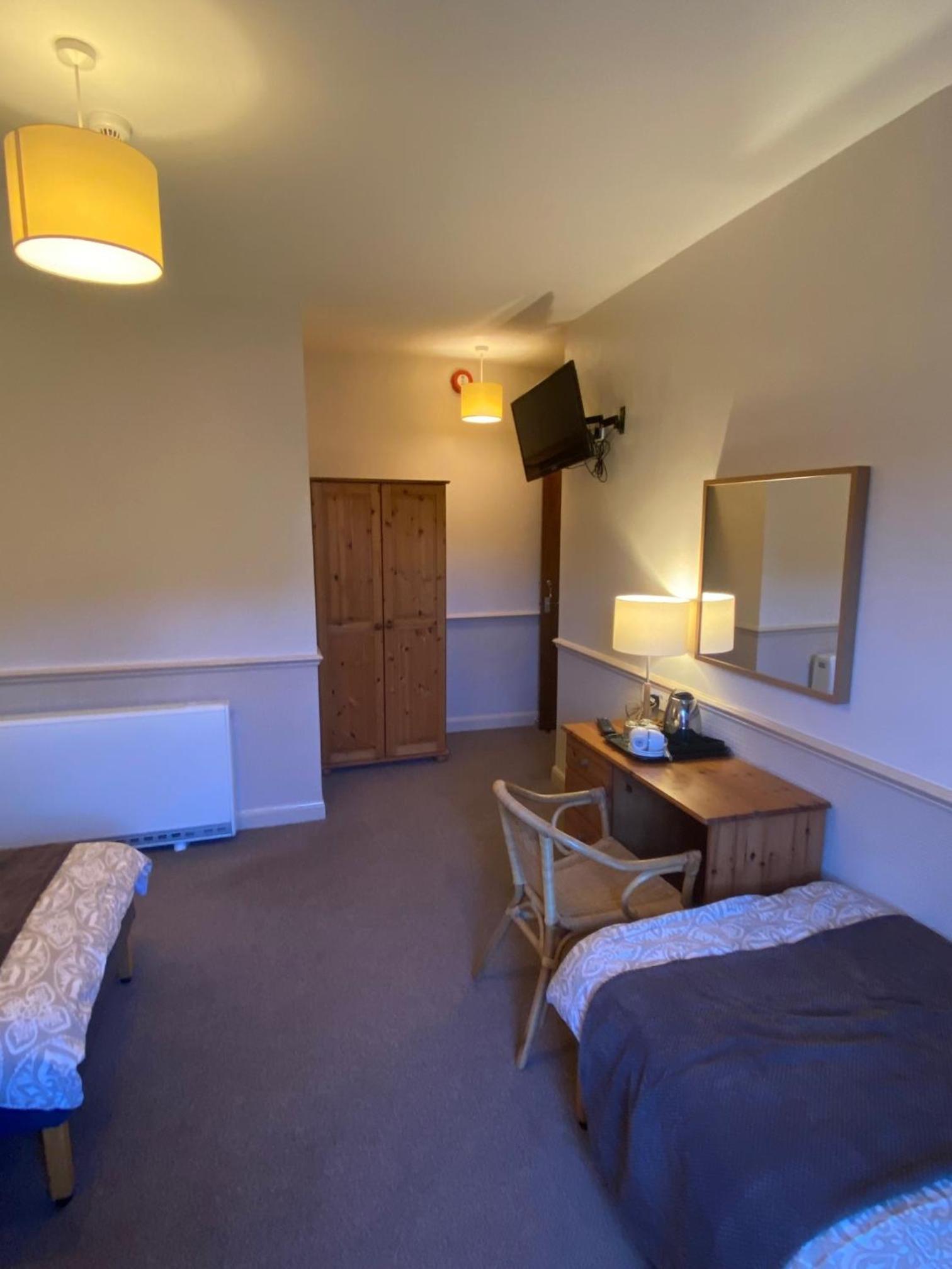Triple Room with Private Bathroom - Photo 5