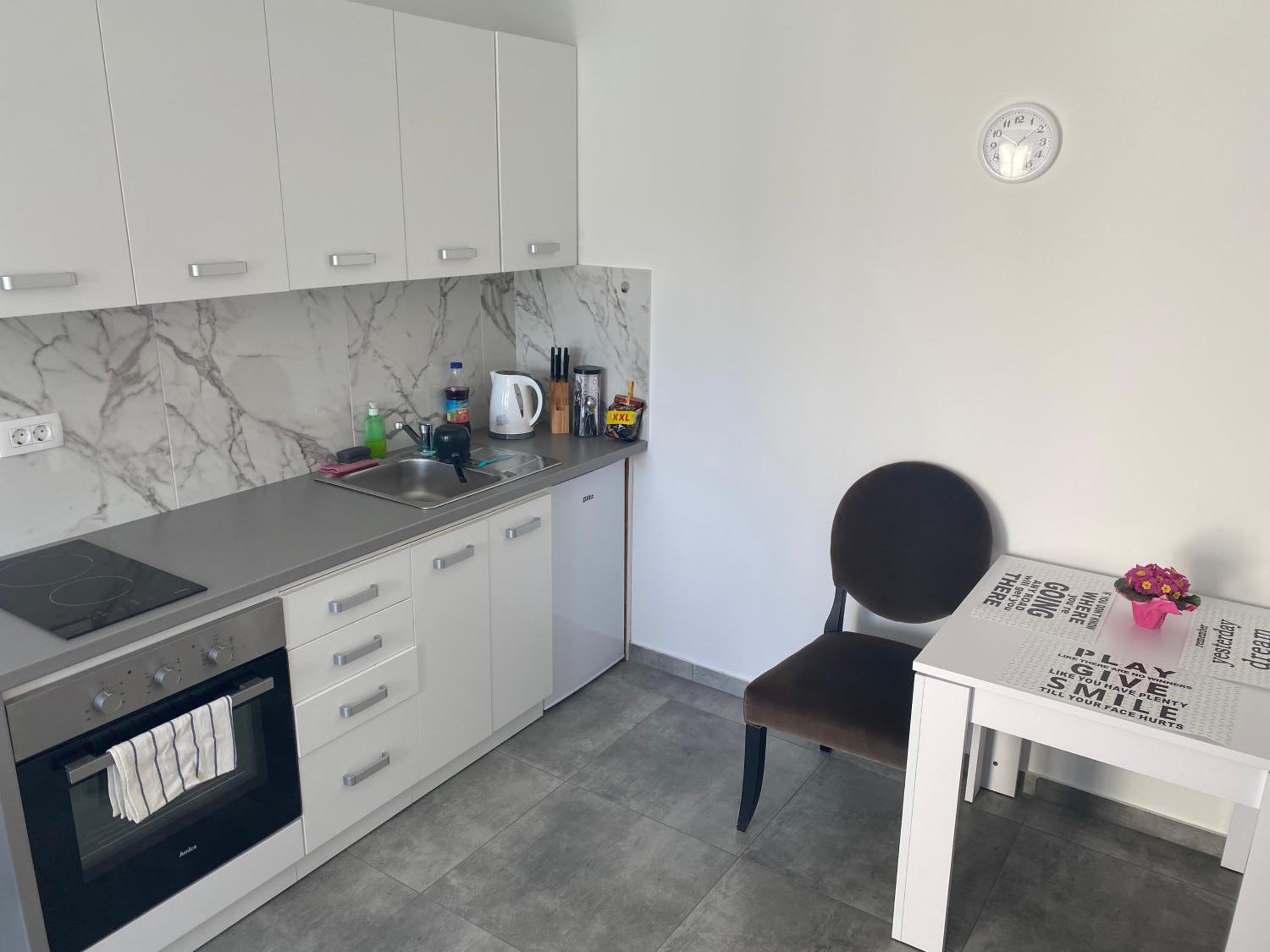 One-Bedroom Apartment - Photo 13