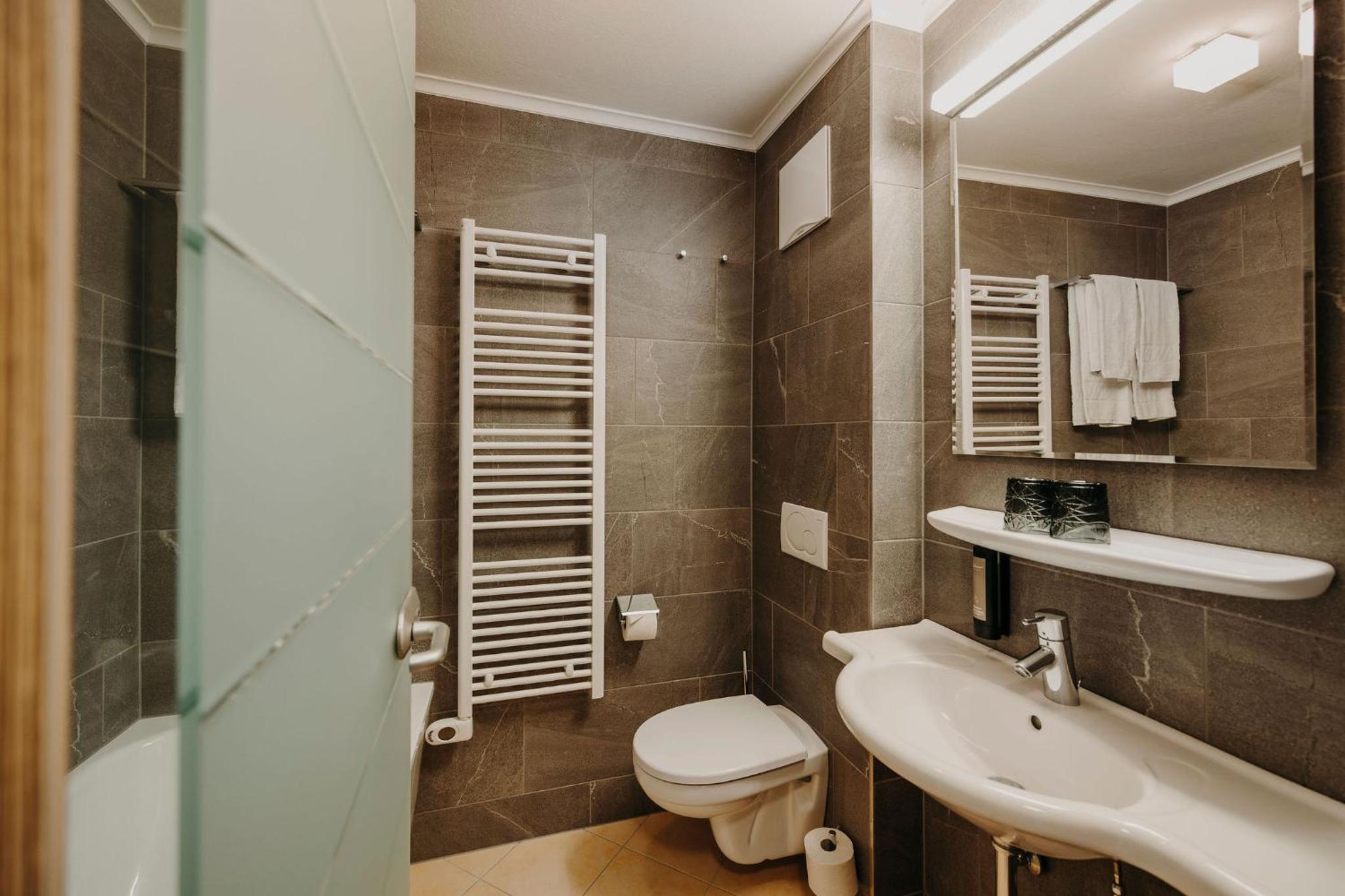 Standard Double Room - Photo 2