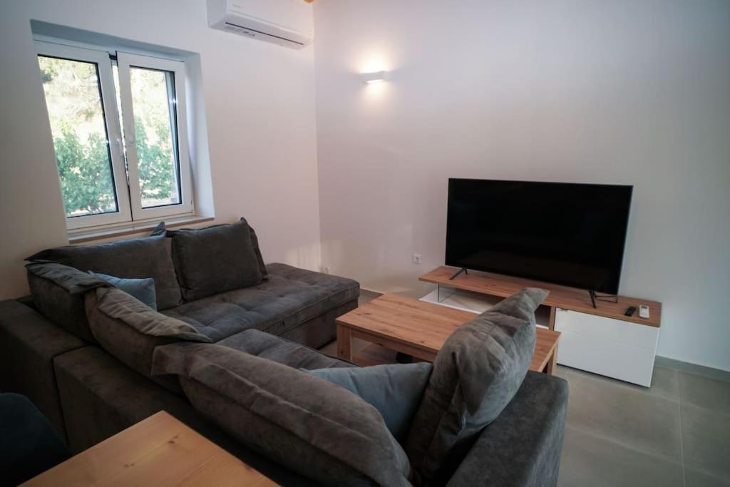 Two-Bedroom Apartment with Private Pool photo 1