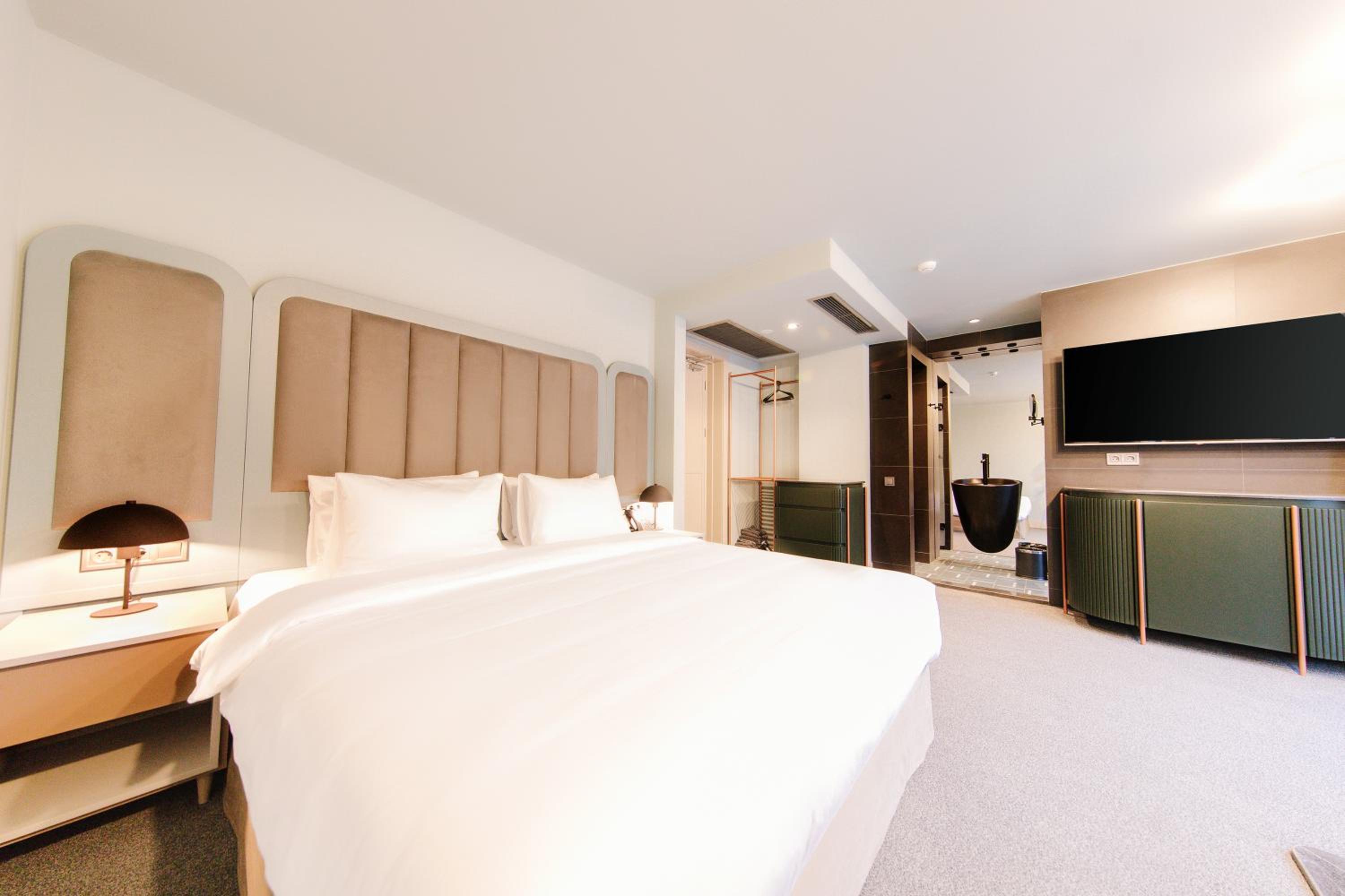 Suite with Terrace - Photo 3