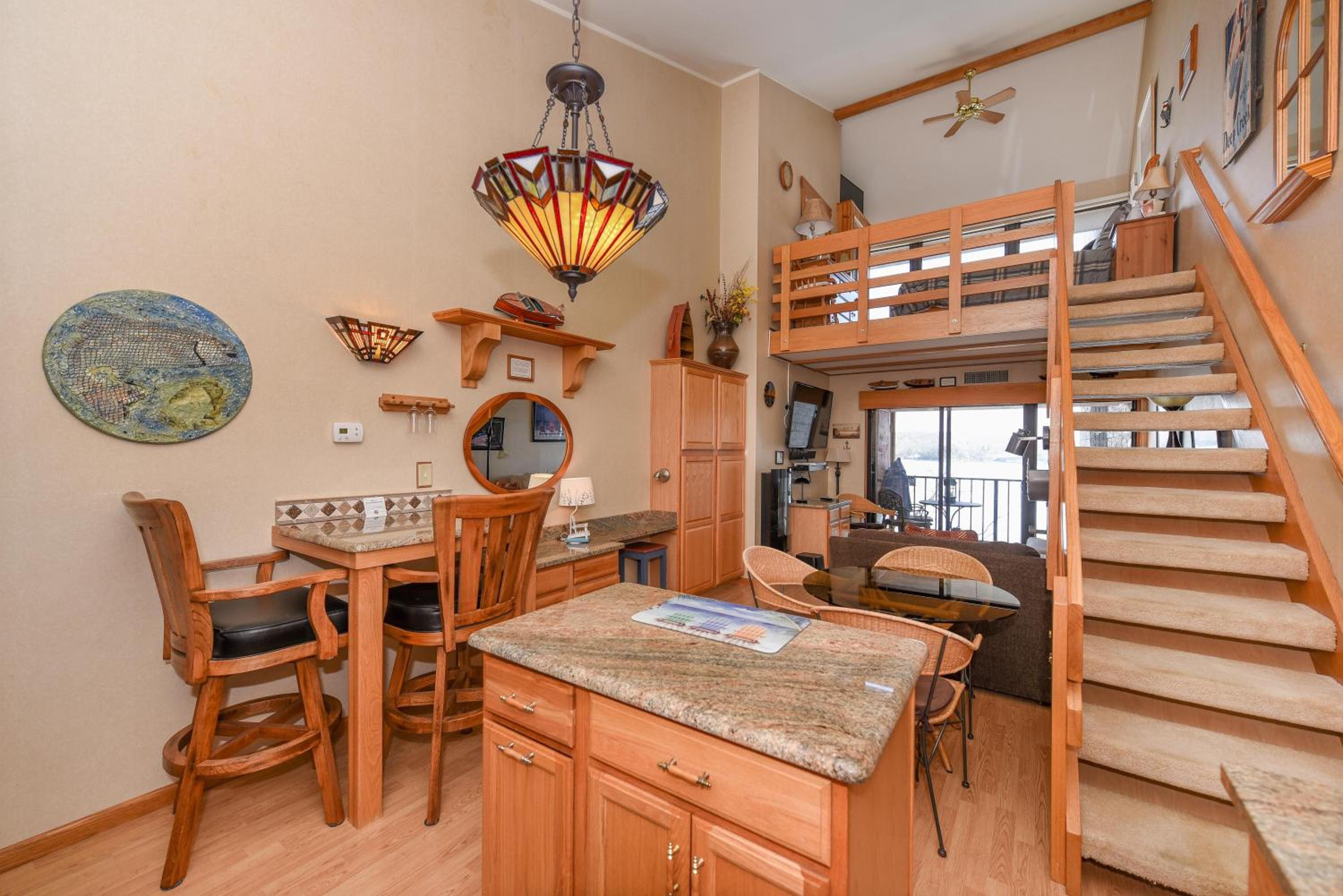 One-Bedroom Apartment photo 1