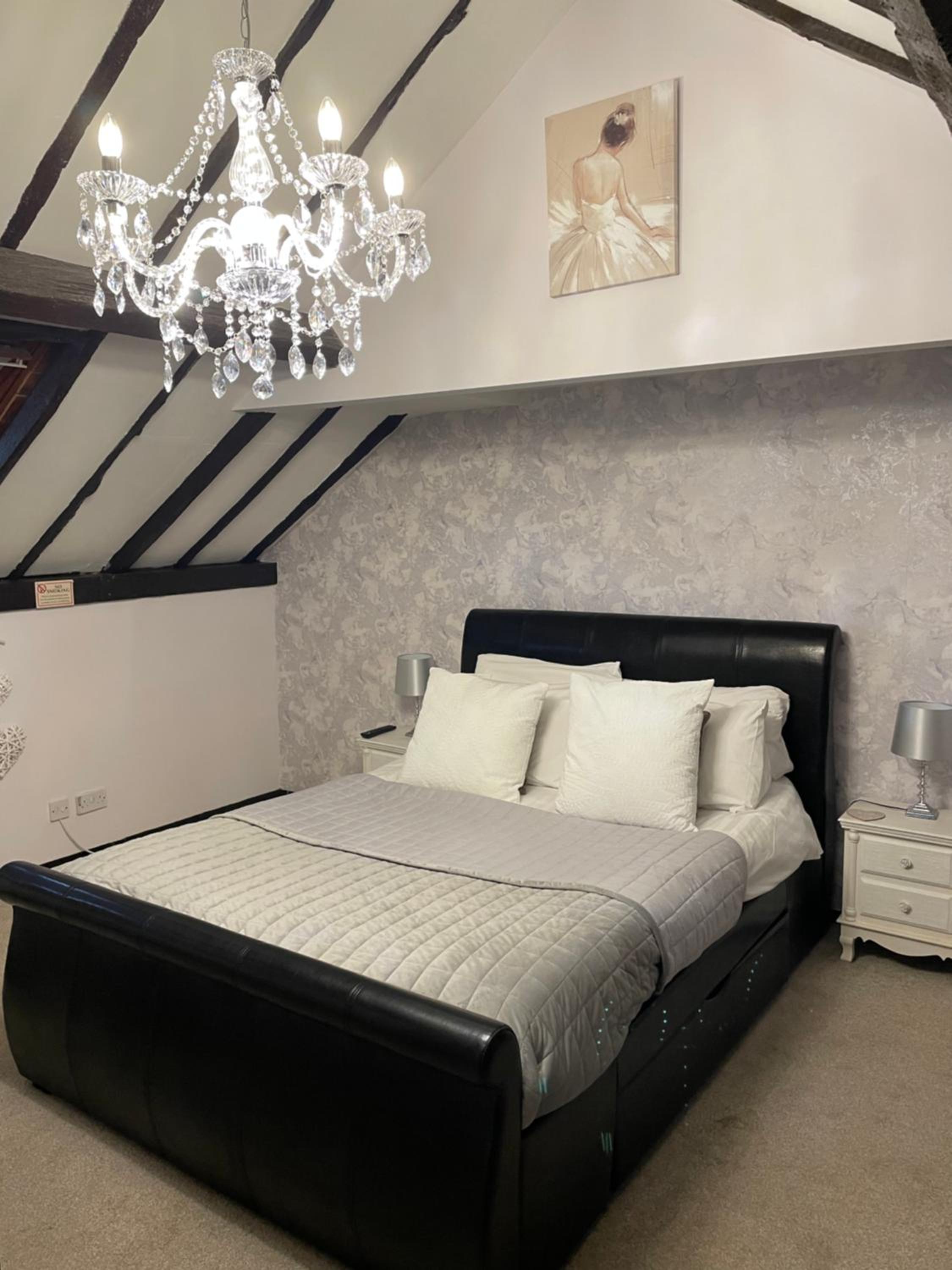 Deluxe Suite - Photo 1
