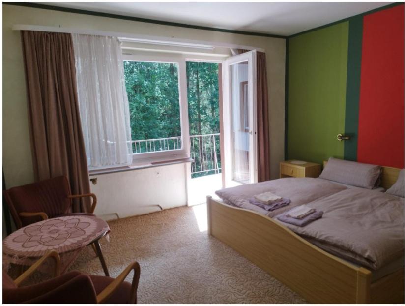 Standard Double Room with Shared Bathroom photo 3