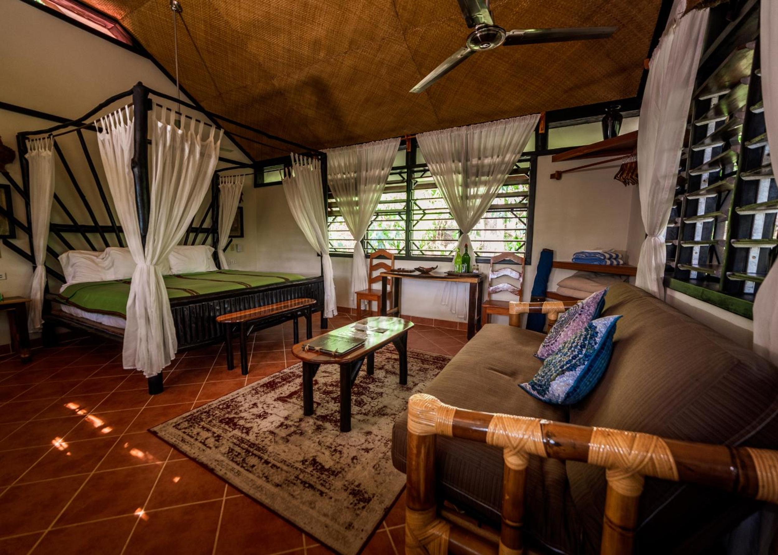Deluxe Room (2 Adults + 1 Child) photo 2