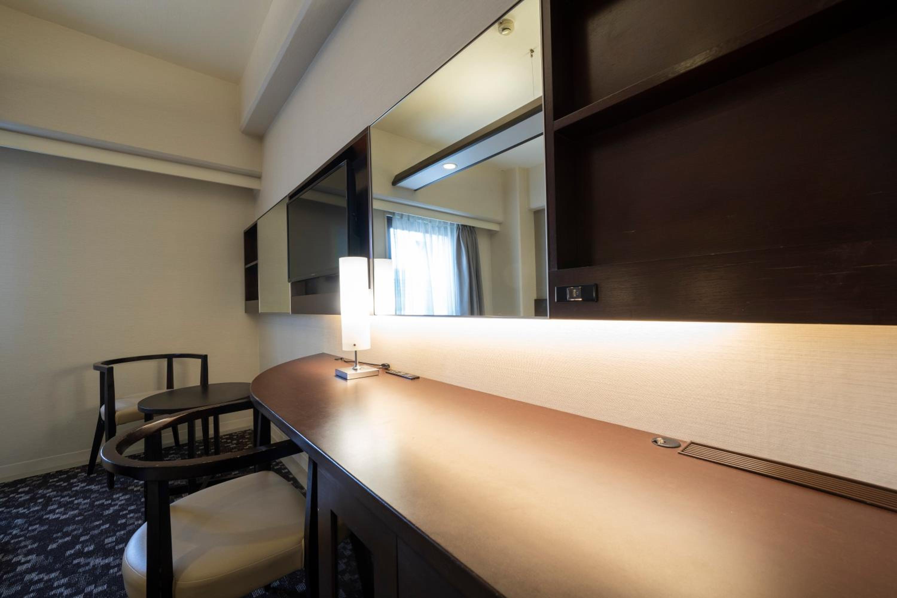 Standard Twin Room with Extra Bed - Non-Smoking