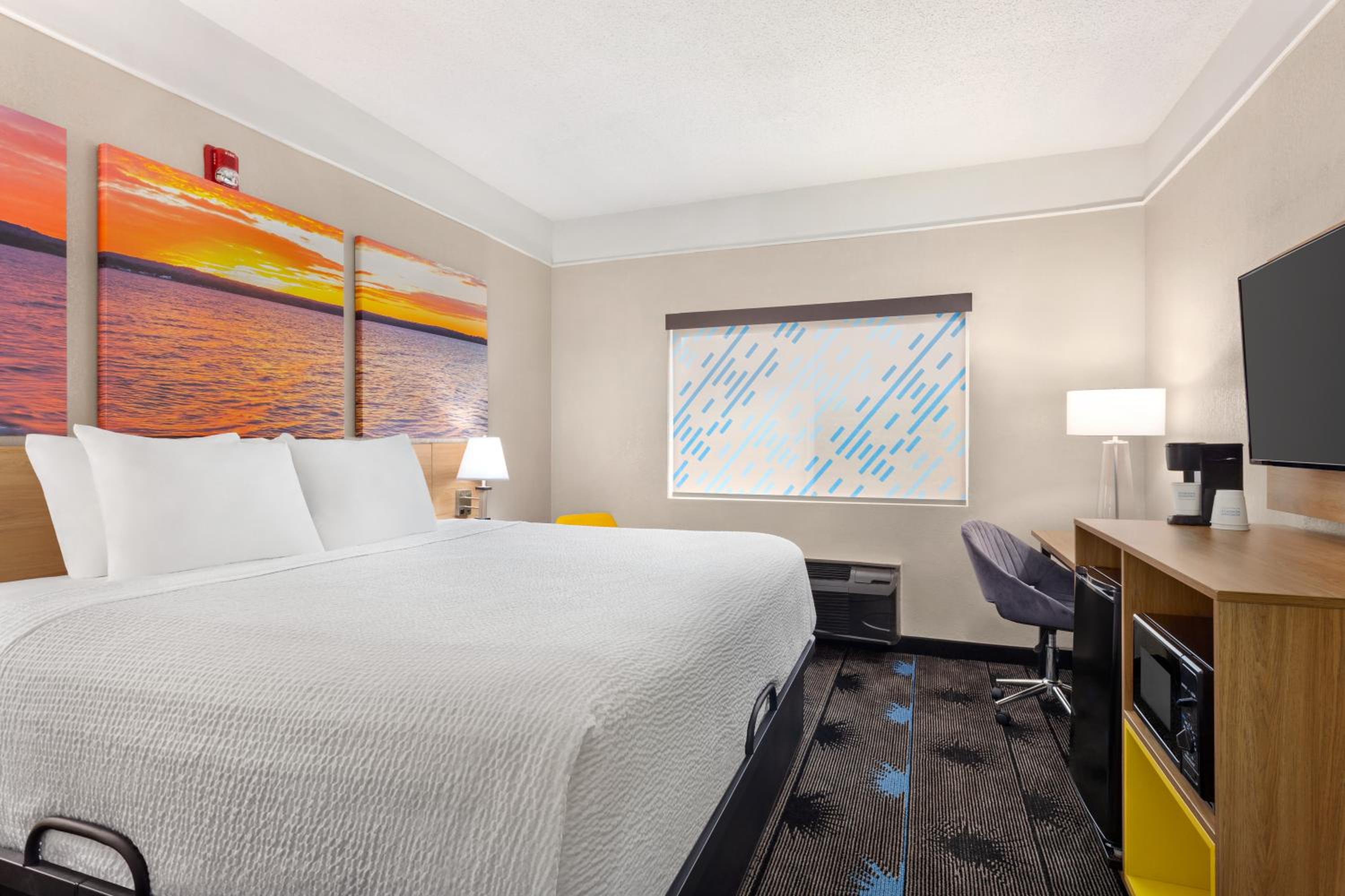 King Room - Disability Access/Non-Smoking - Photo 1