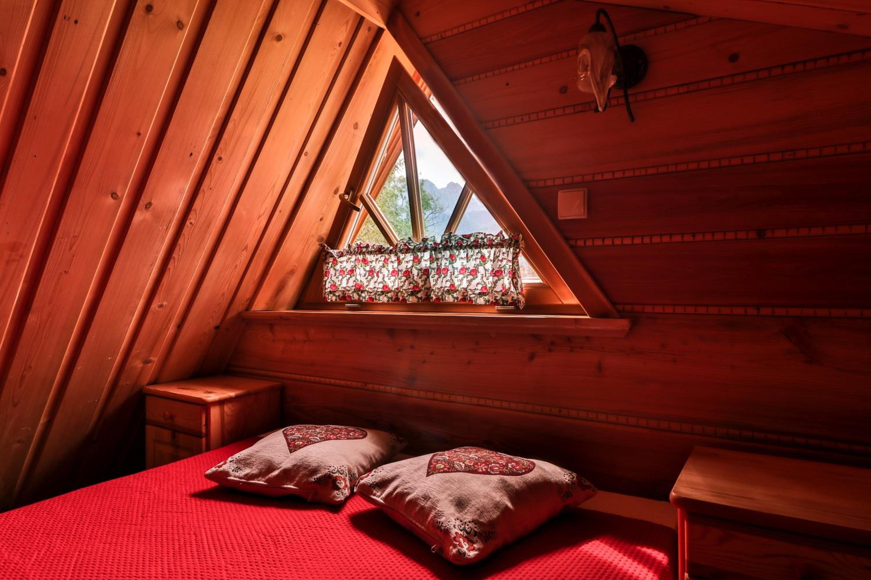 Family Room with Mountain View - Photo 8