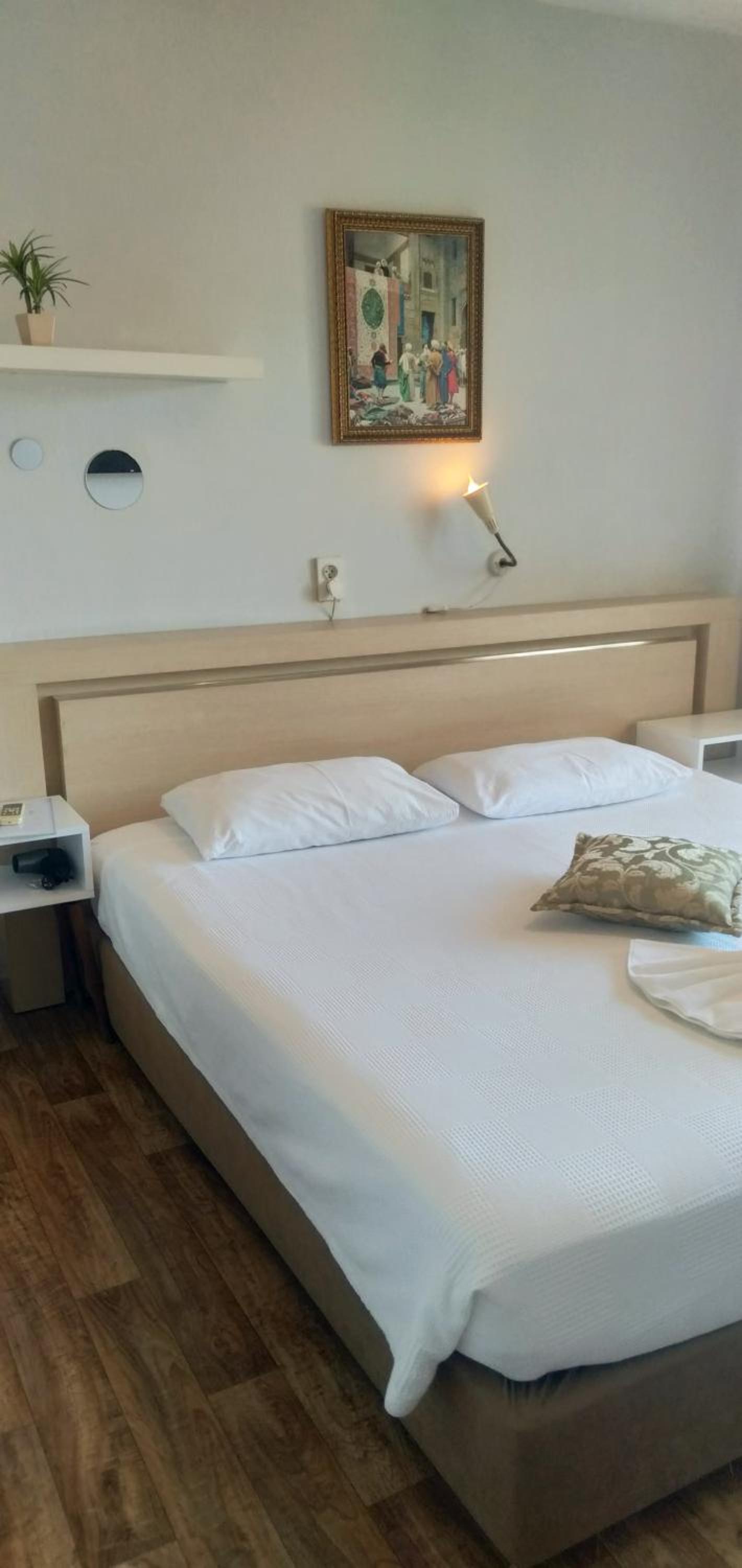 Double Room - Photo 4