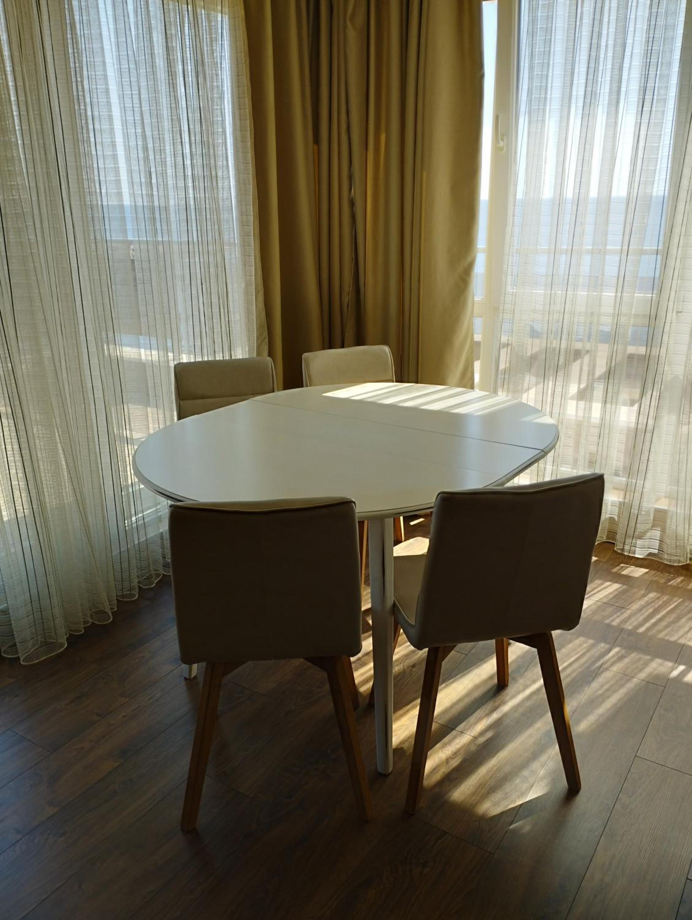 Two-Bedroom Deluxe Apartment with Ocean View photo 3
