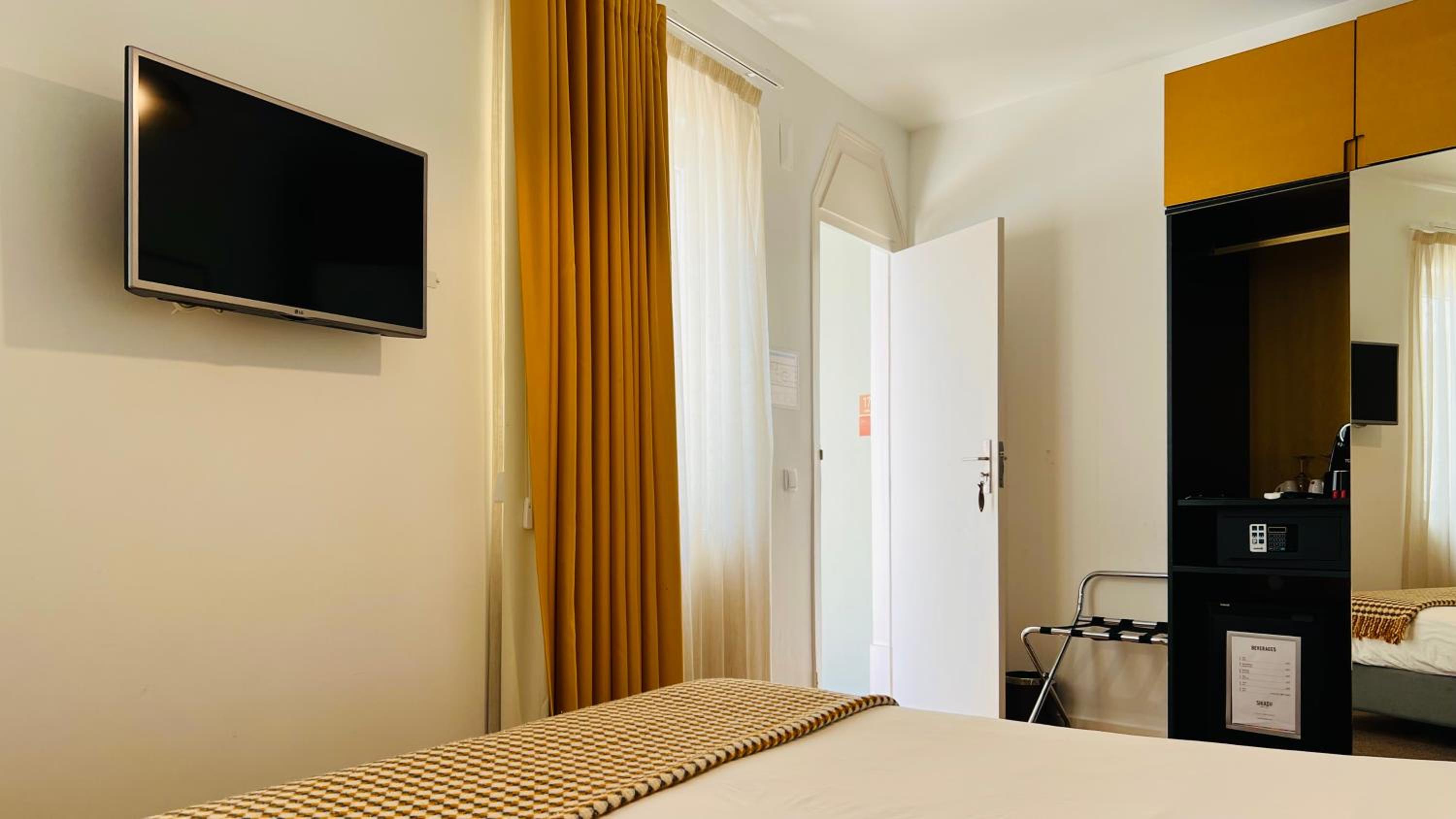 Double or Twin Room photo 1