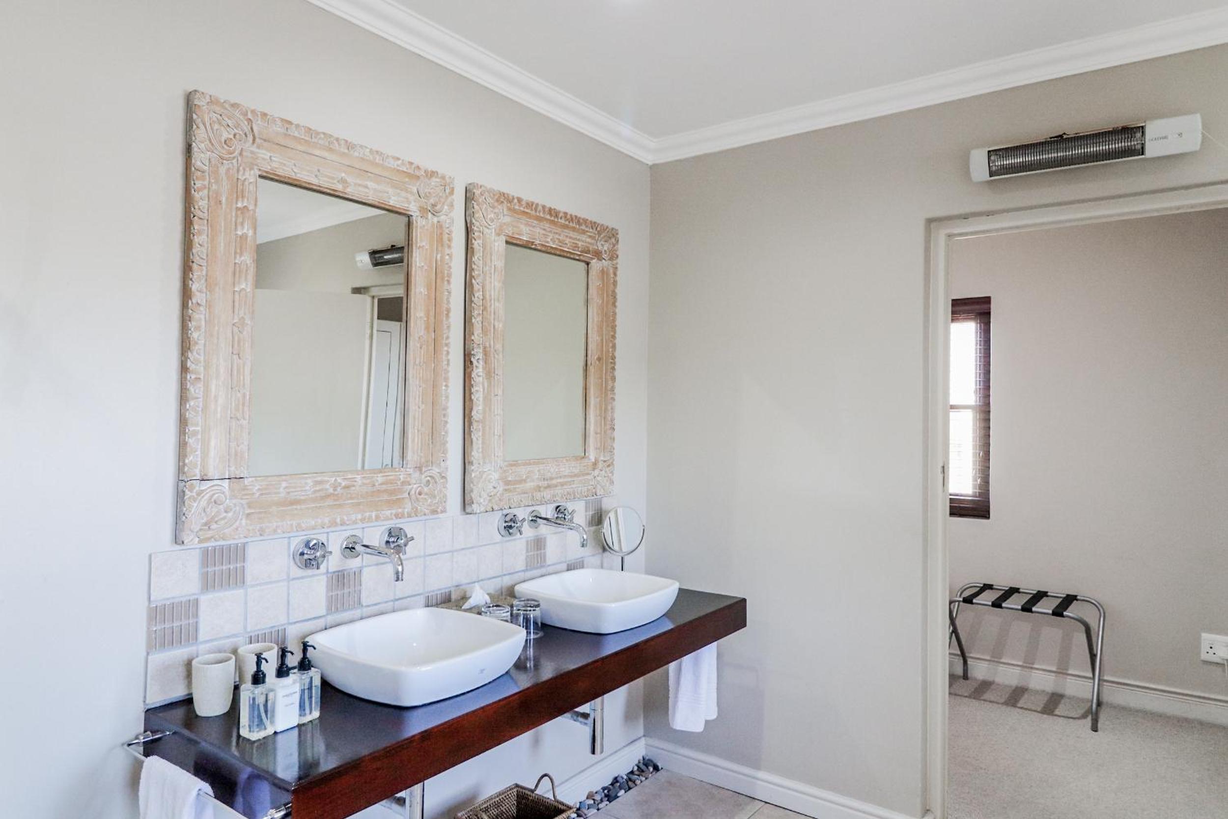 Luxury Sea View Suite - Photo 3