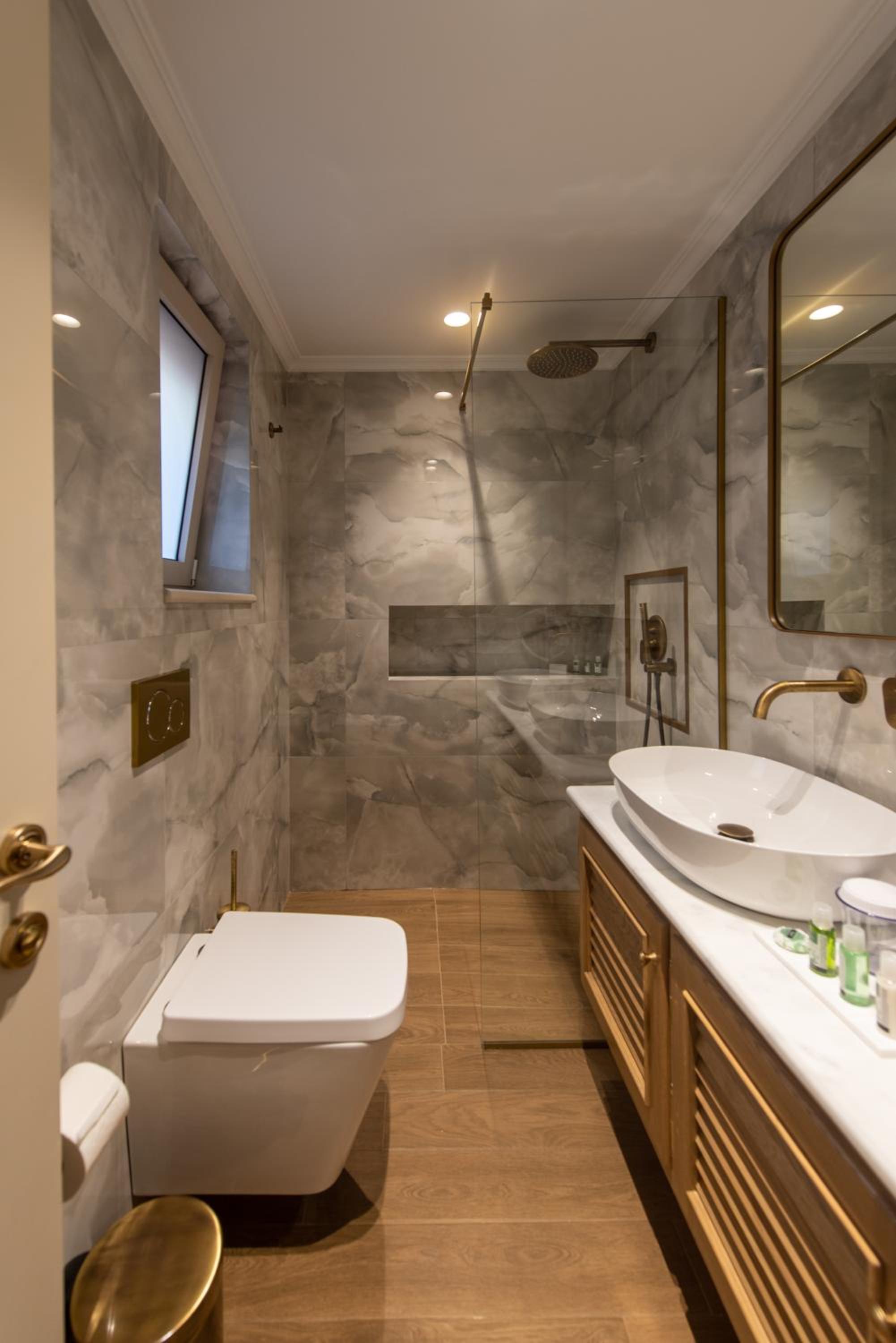 Deluxe Double or Twin Room - Photo 16