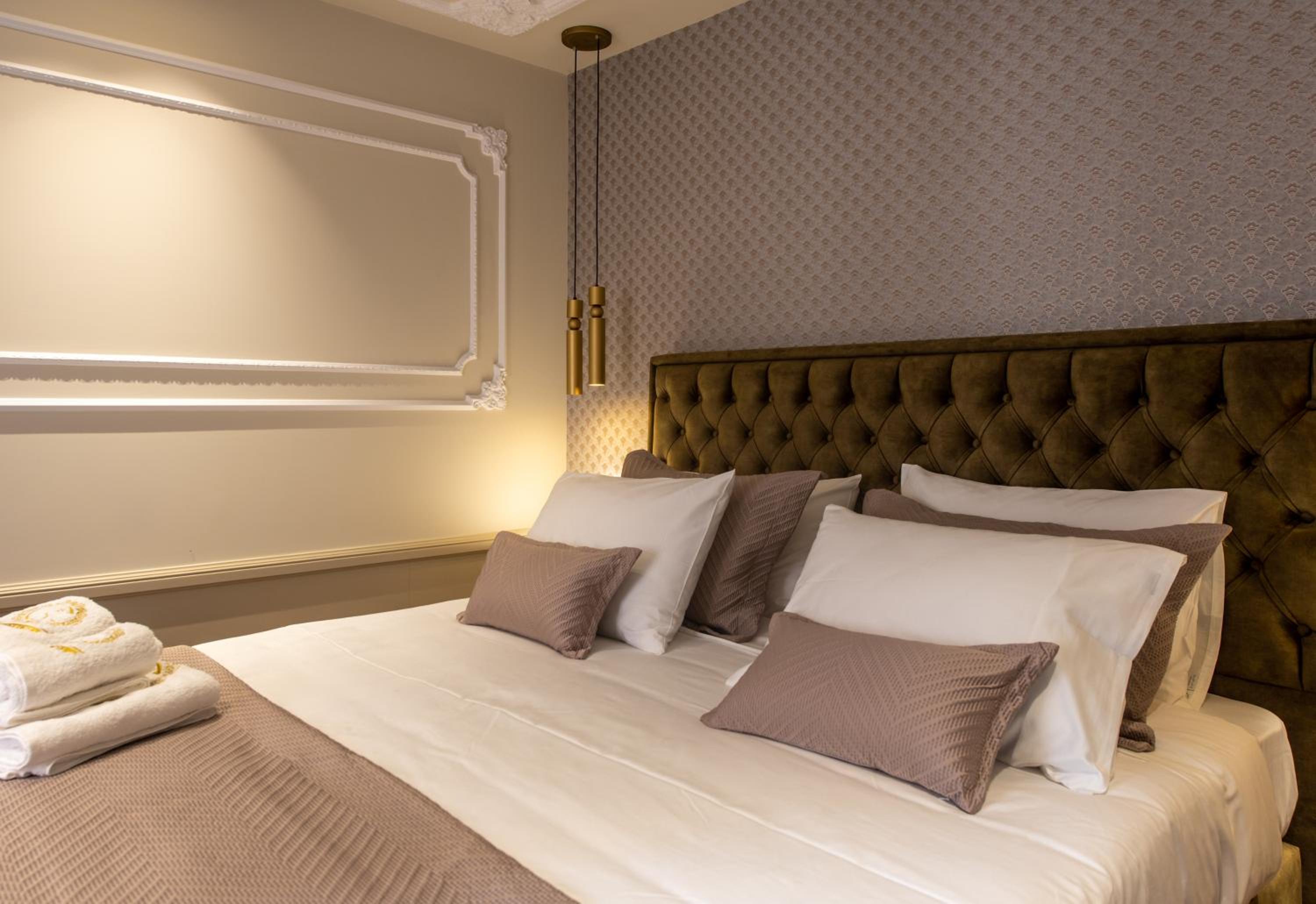 Deluxe Double or Twin Room - Photo 2