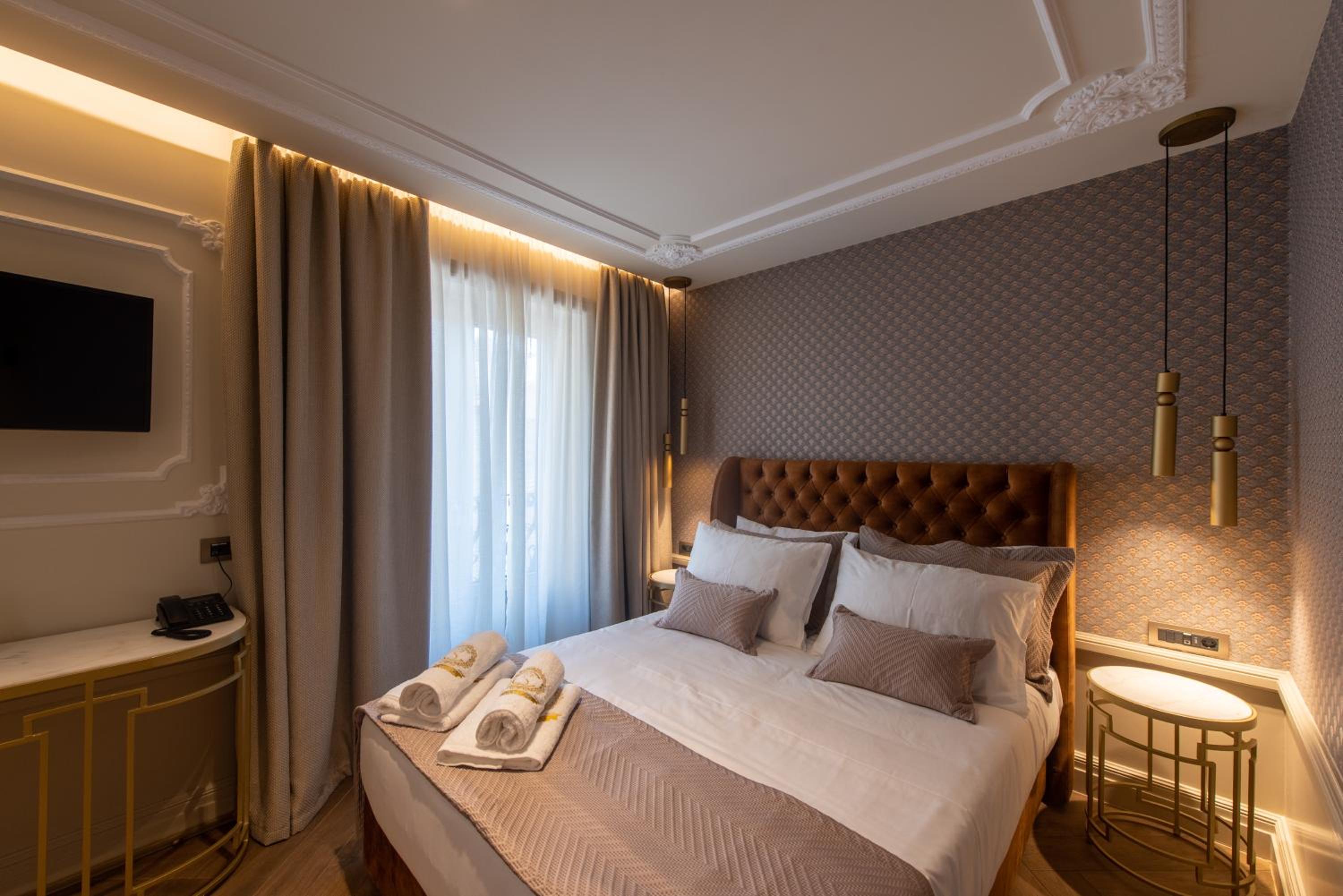 Deluxe Double or Twin Room - Photo 18