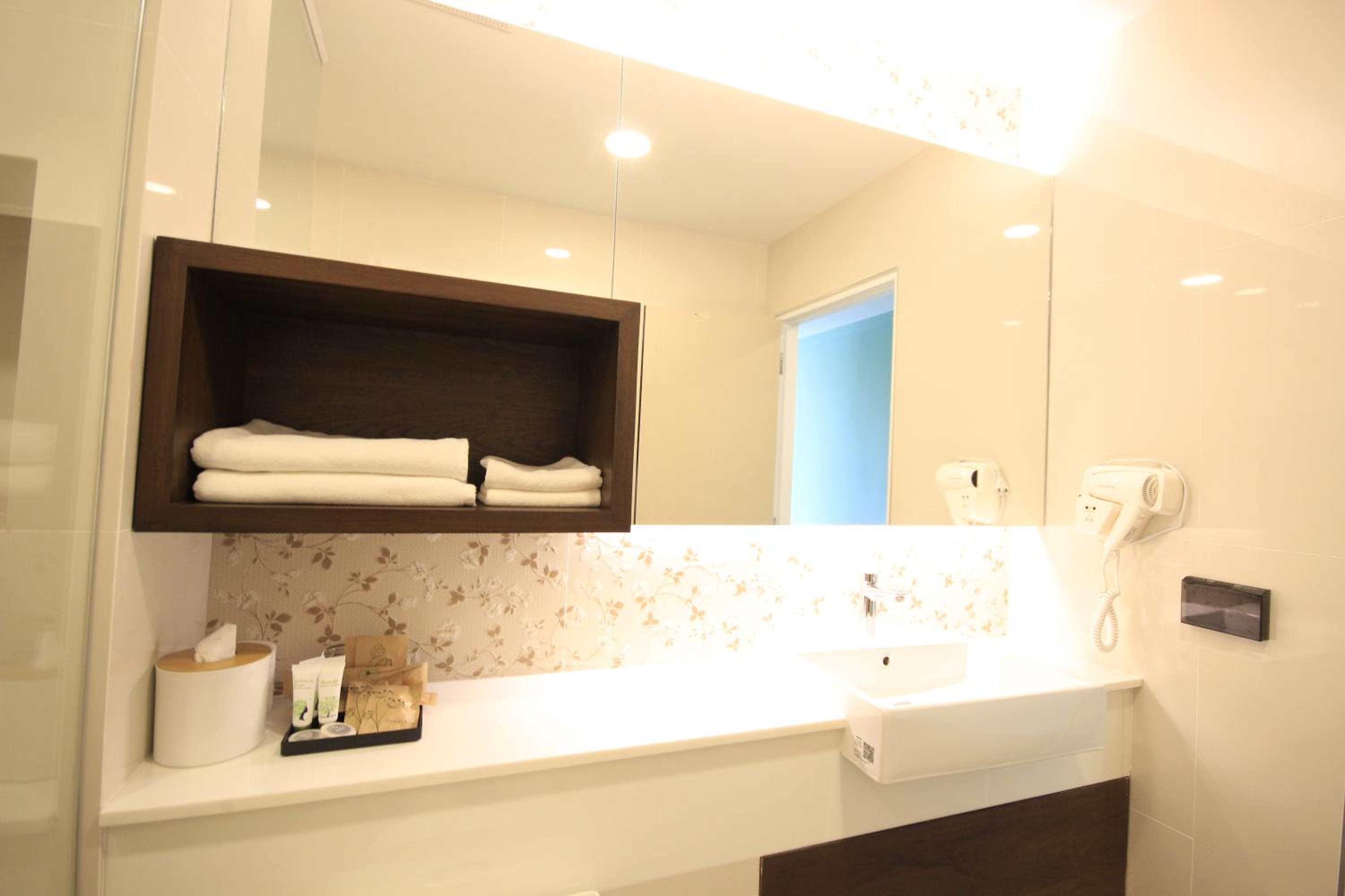Double Room with Balcony - Photo 2