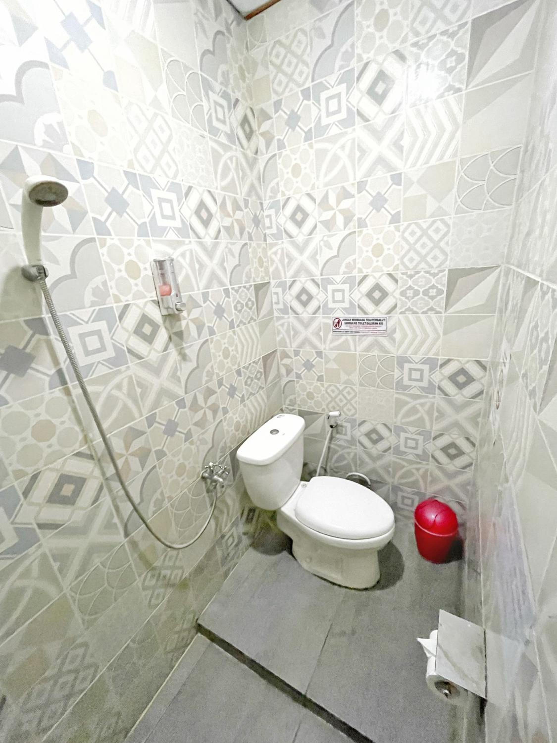 Double Room with Shared Bathroom photo 3