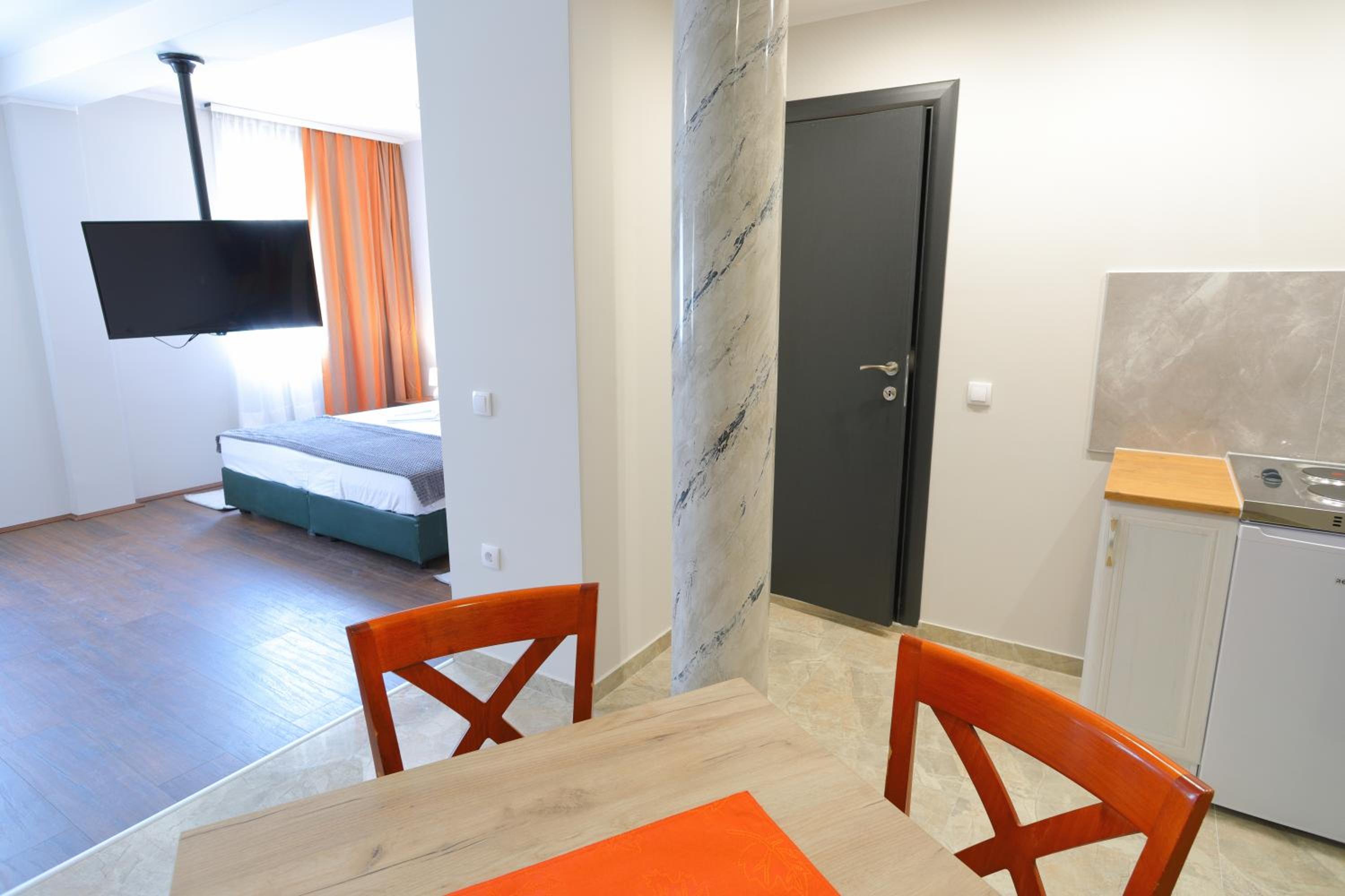 Apartment photo 1