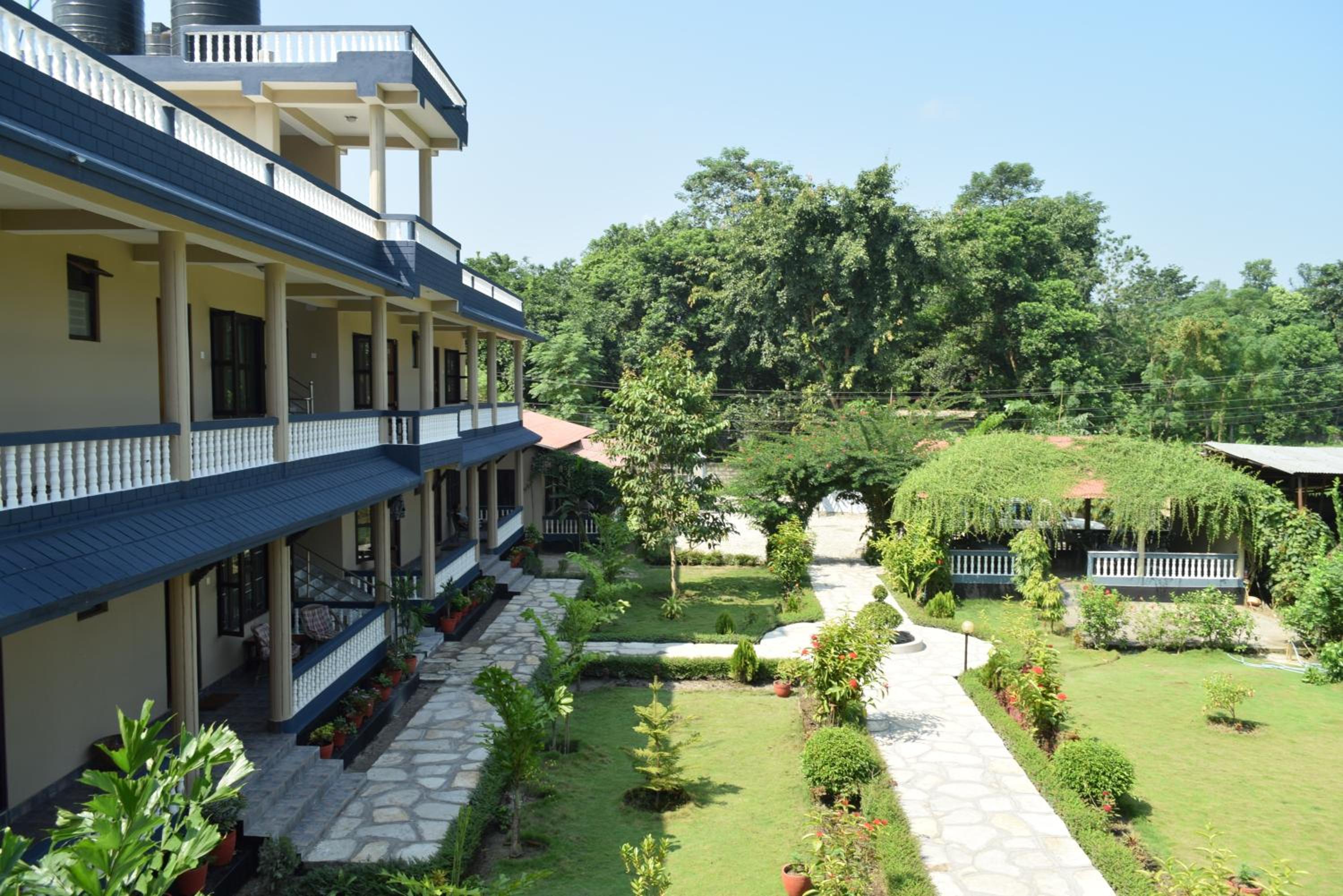 Deluxe Double or Twin Room with Garden View photo 3