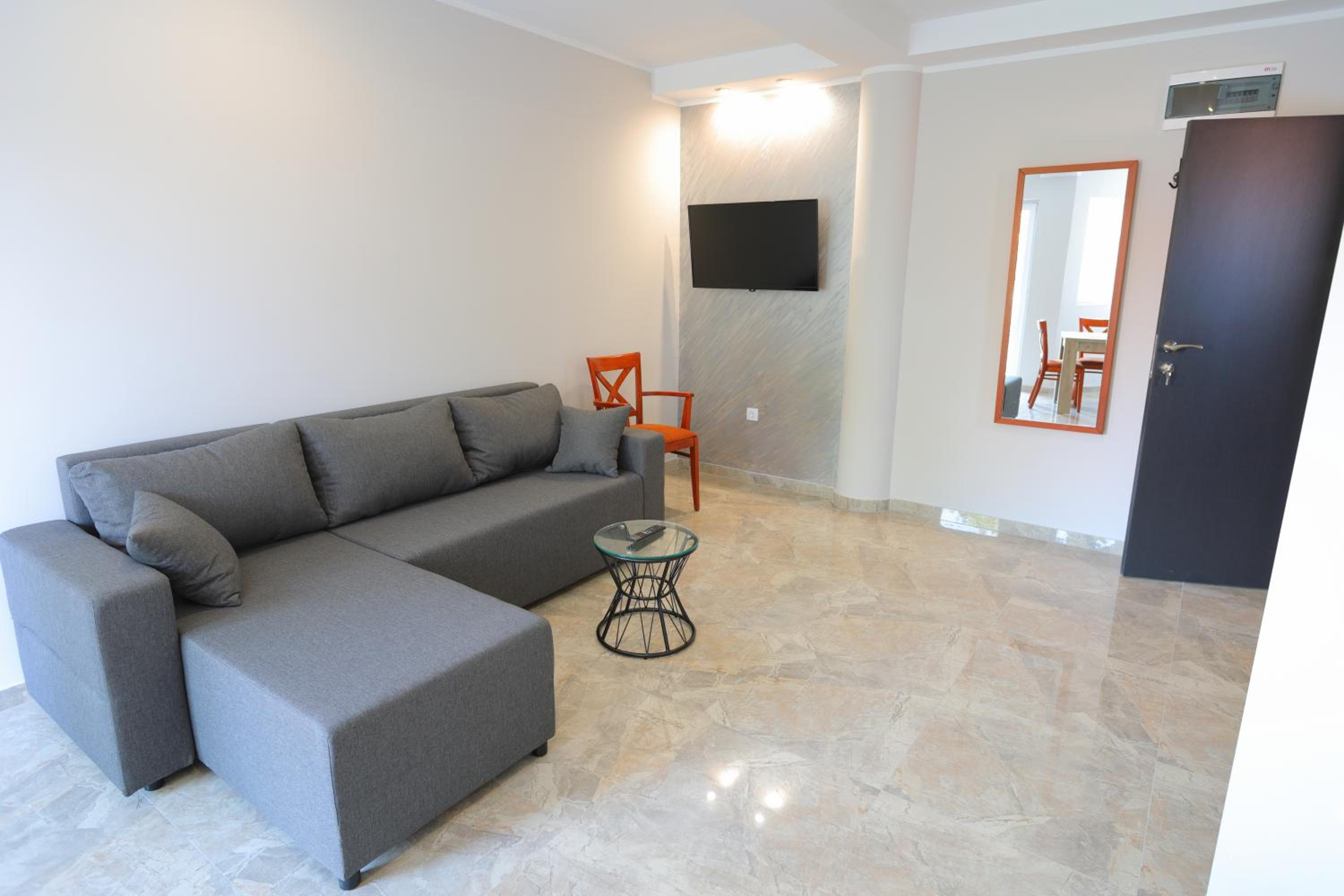 Apartment photo 3
