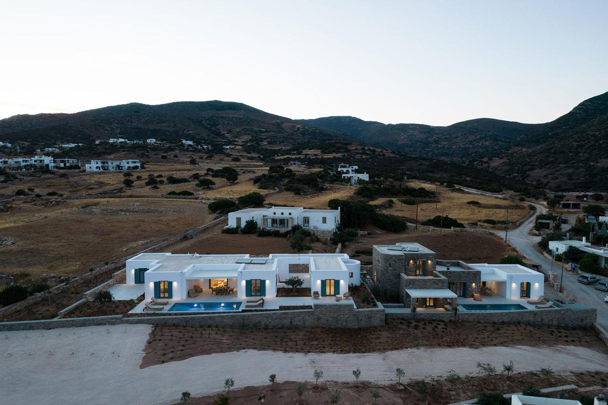 Three-Bedroom Villa photo 2