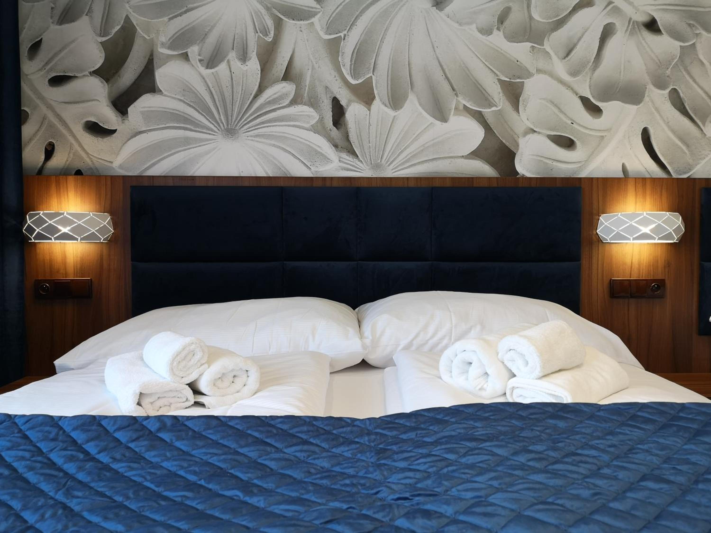 Triple Room with Balcony - Photo 8