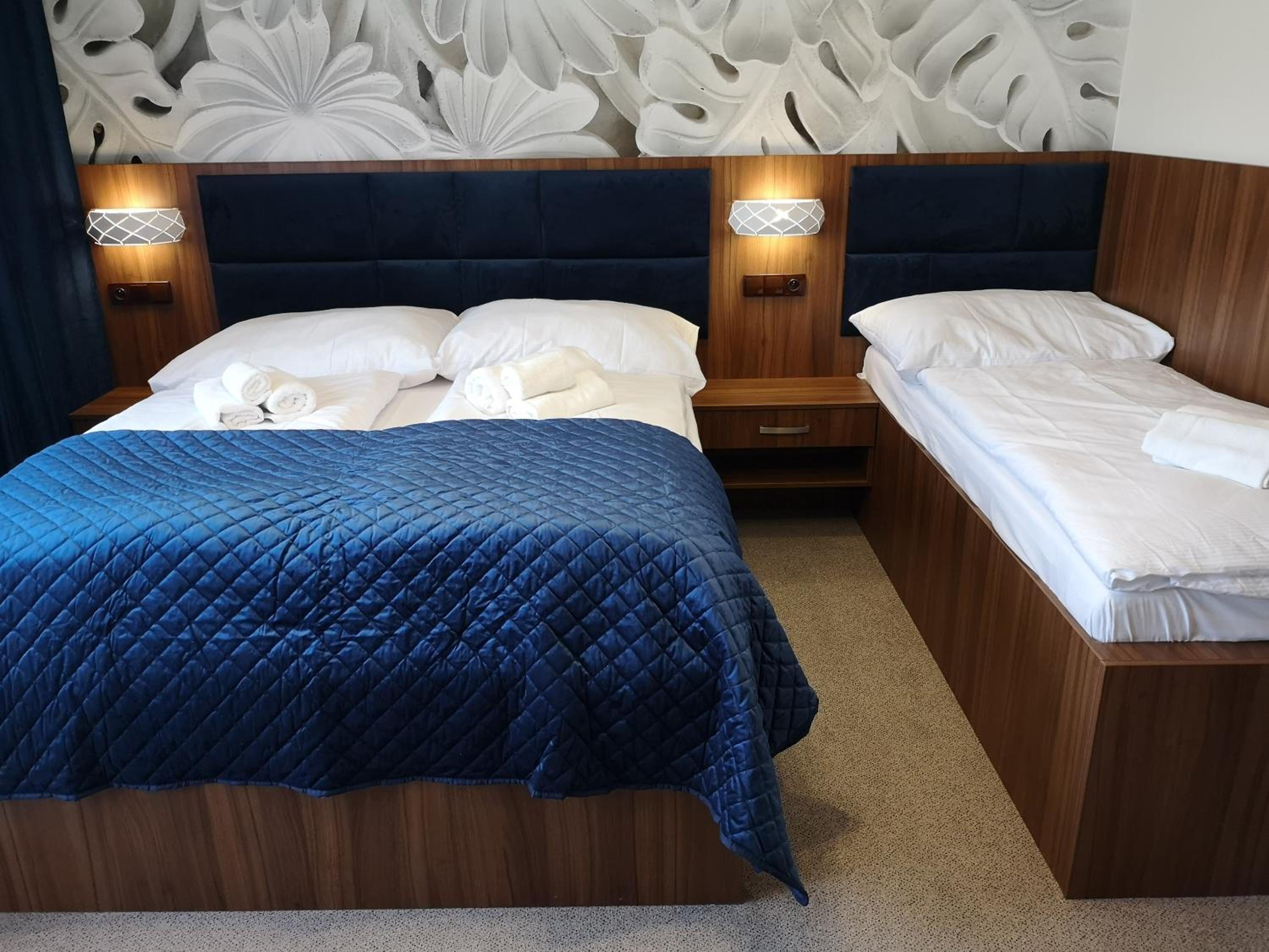 Triple Room with Balcony - Photo 7