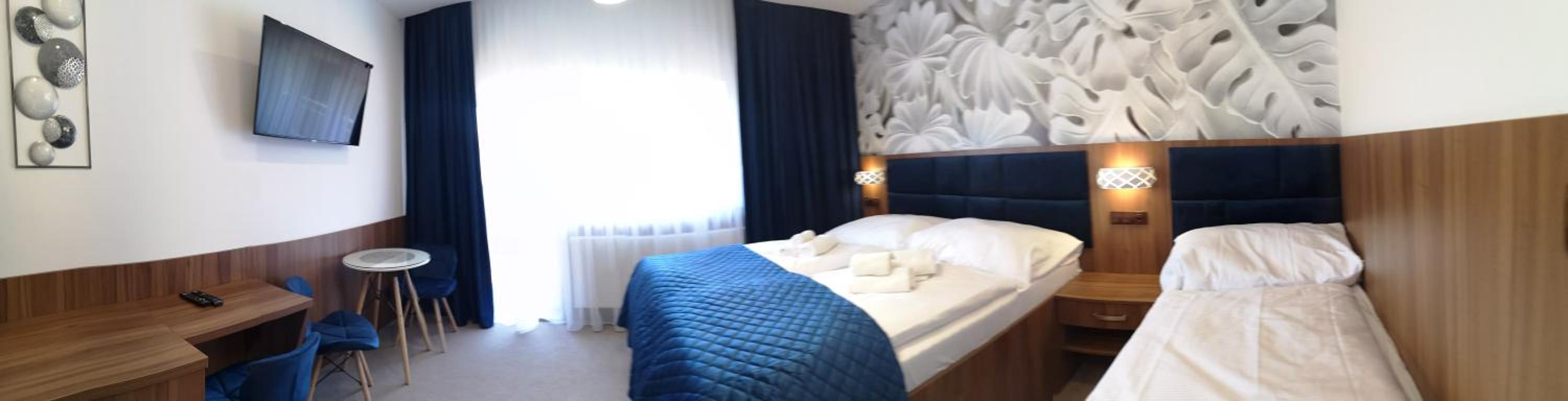 Triple Room with Balcony - Photo 5
