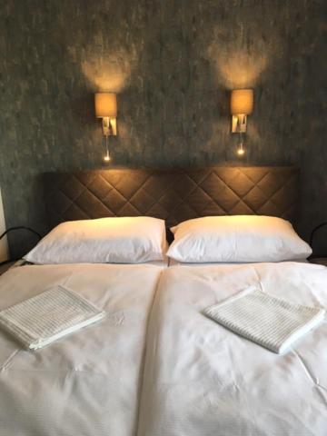 Double Room - Photo 3