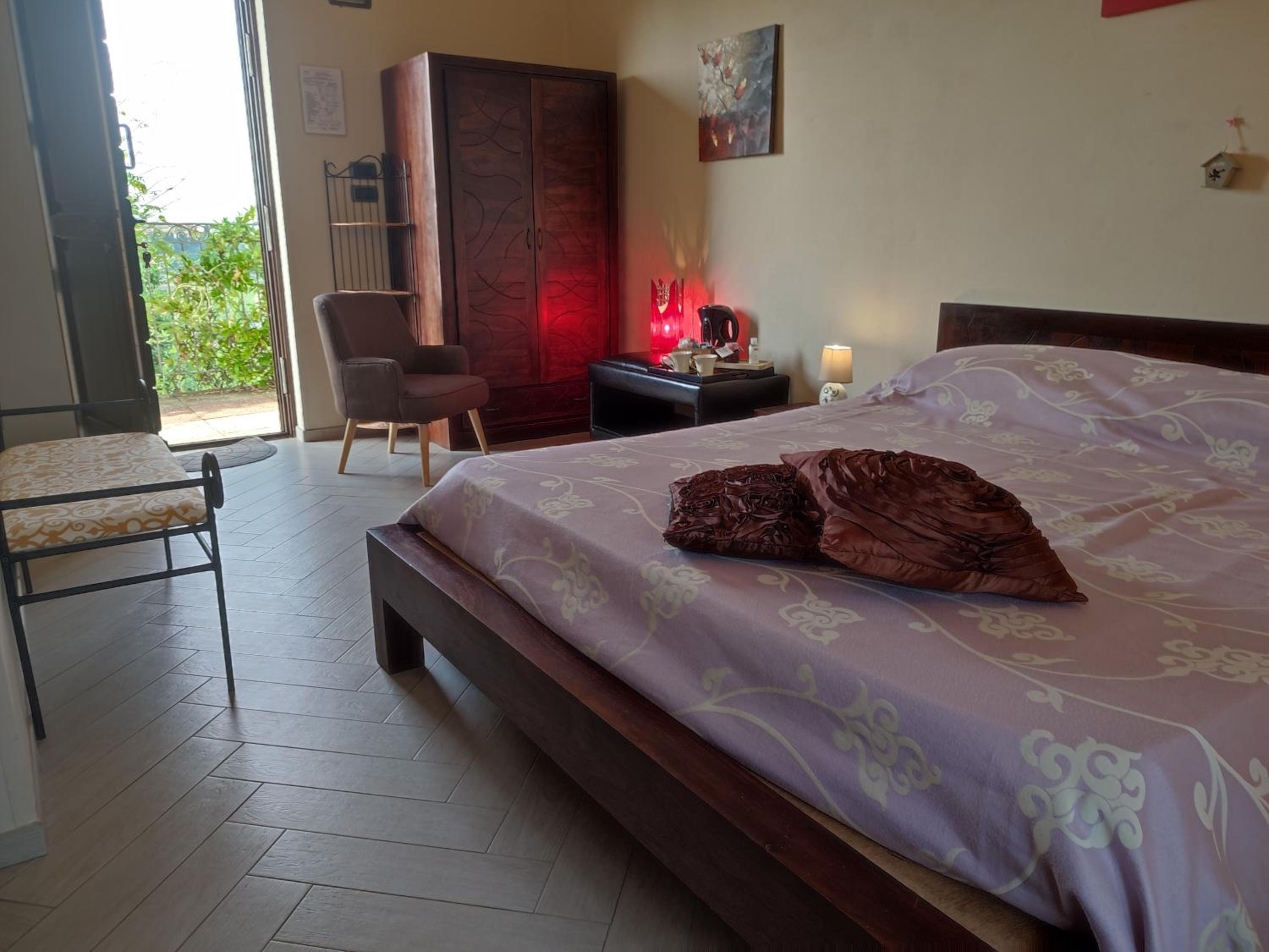 Double Room with Balcony (3 Adults) photo 2