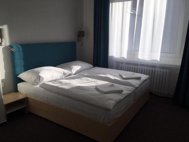 Double Room - Photo 9