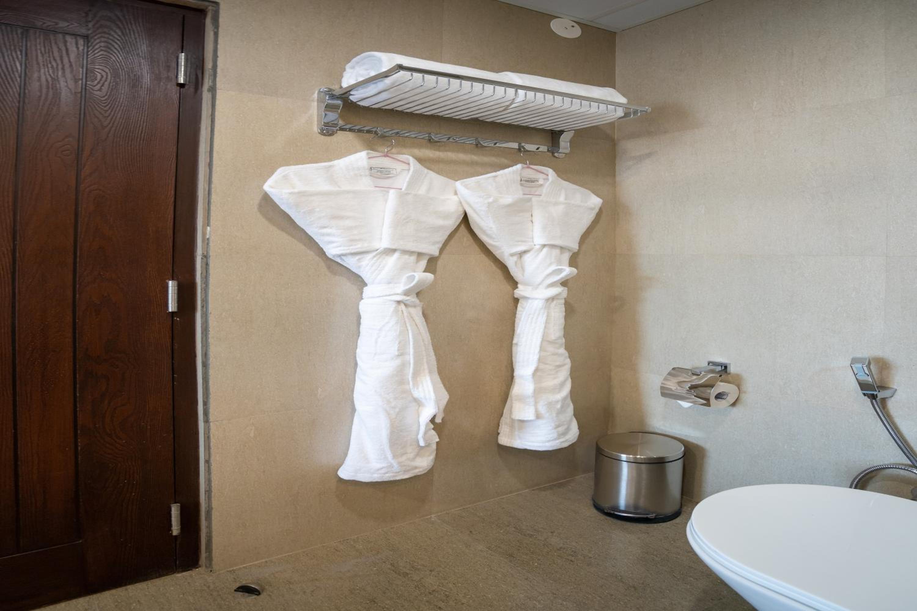 Deluxe Twin Room - Photo 7
