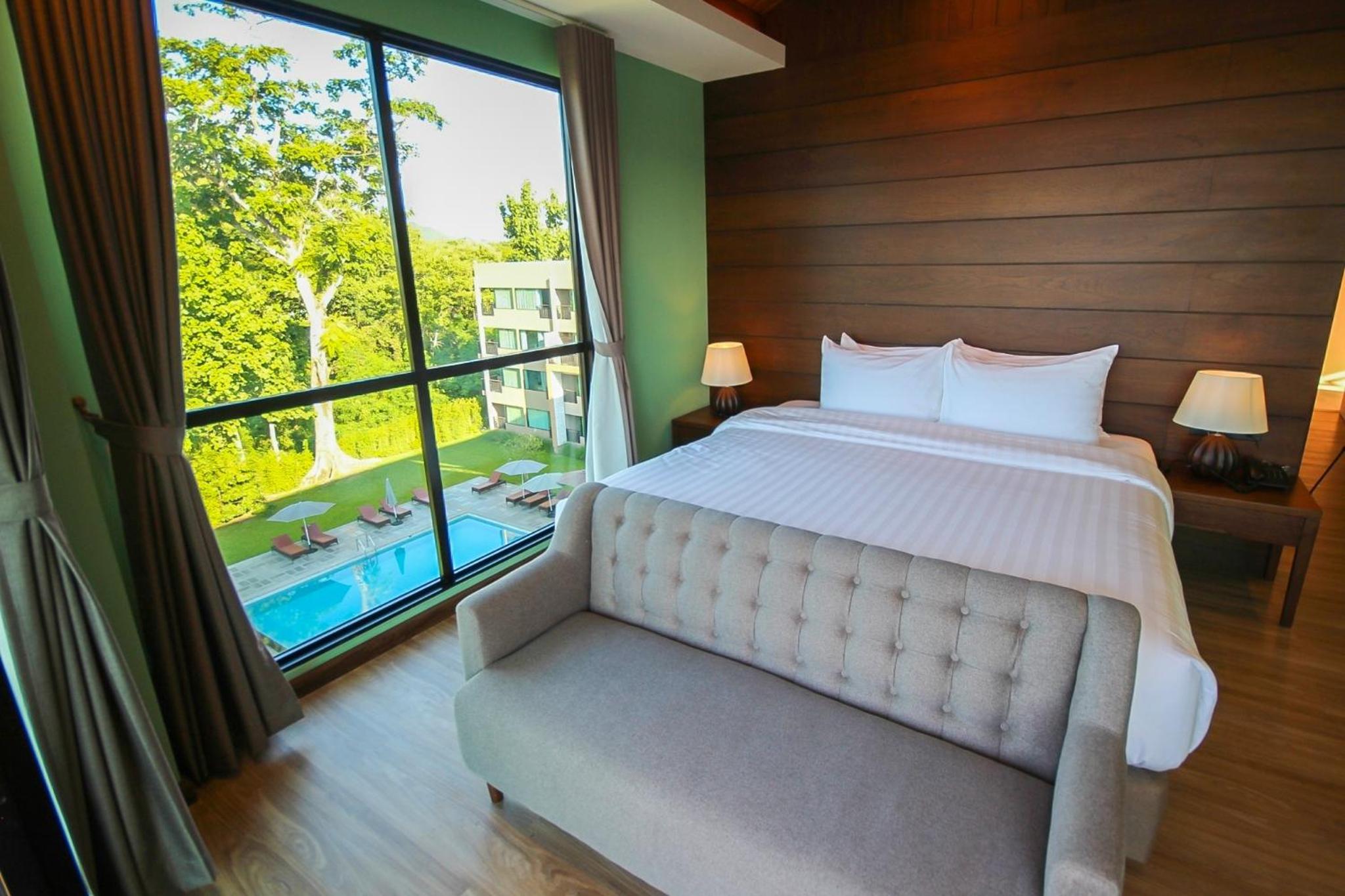 Junior Suite with Balcony - Photo 5
