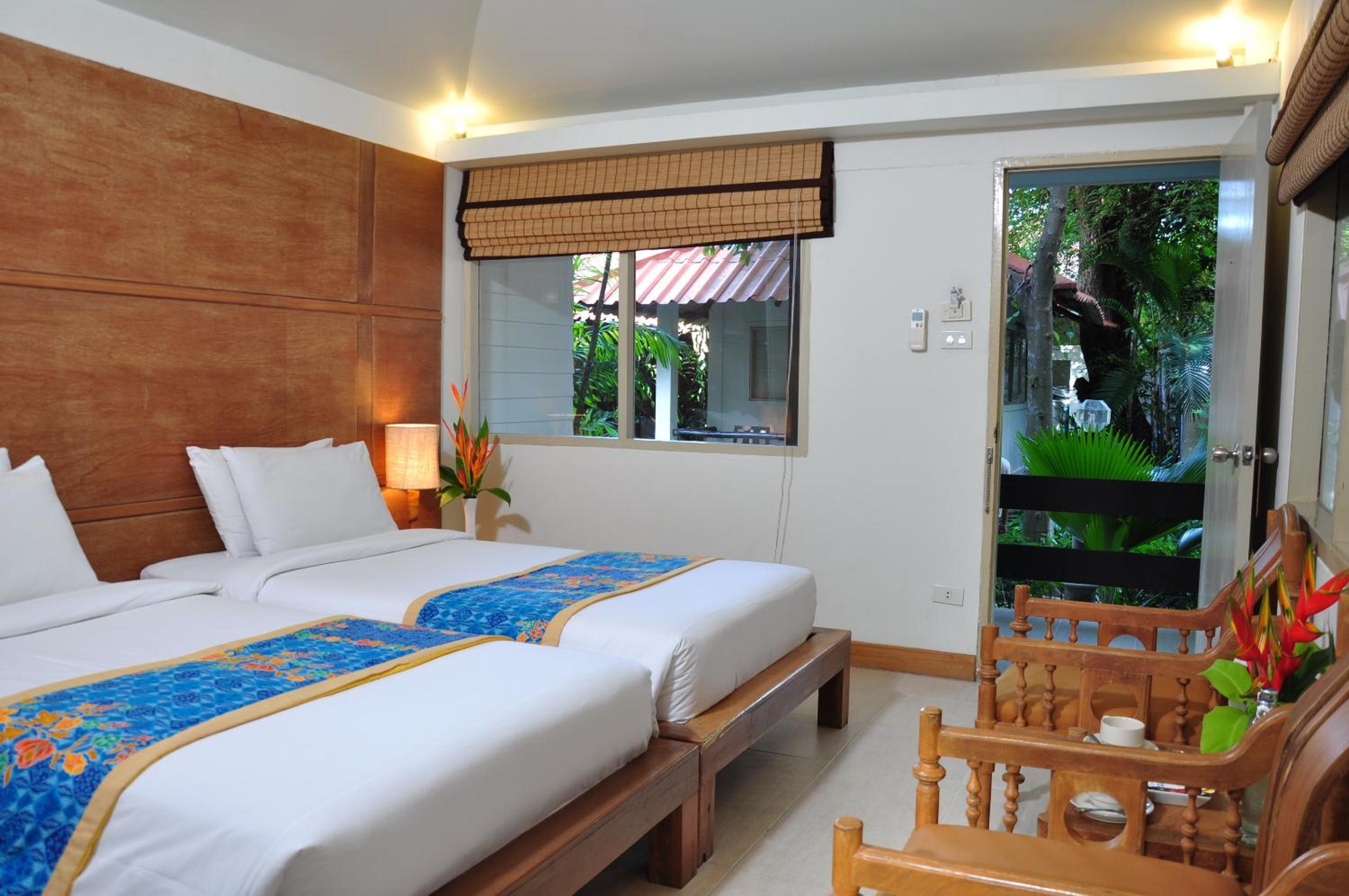 Superior Bungalow - Photo 4