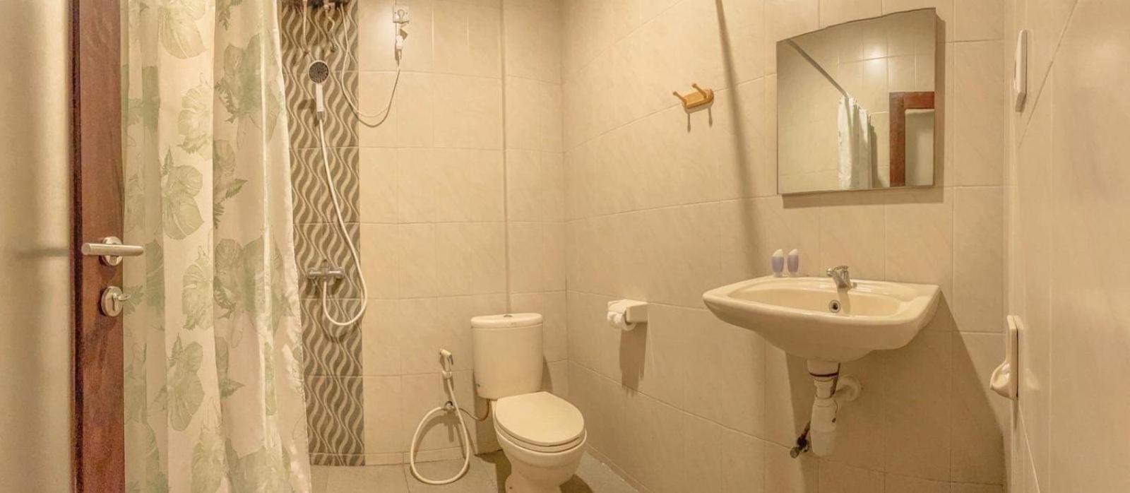 Deluxe King Room - Photo 3