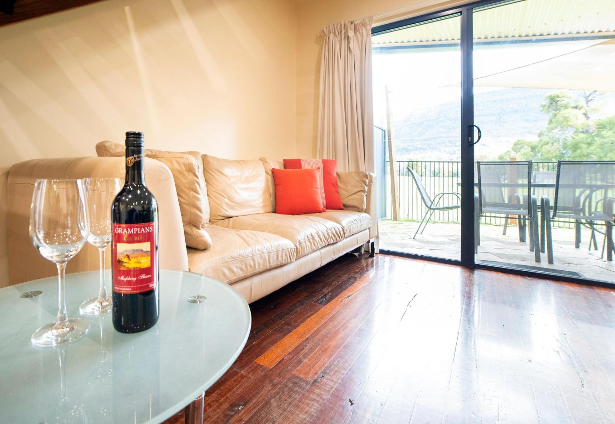 Three-Bedroom Villa photo 1