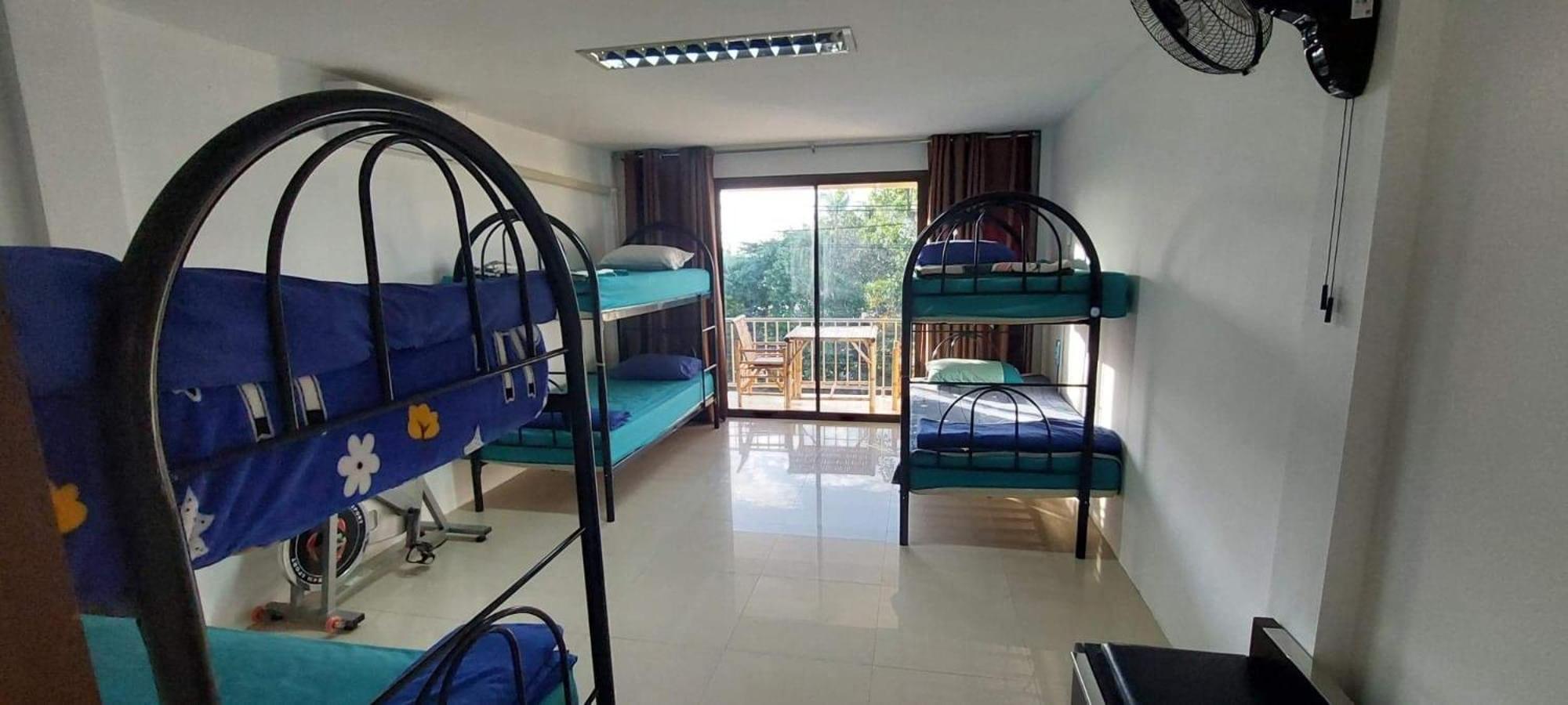 6-Bed Mixed Dormitory Room photo 1