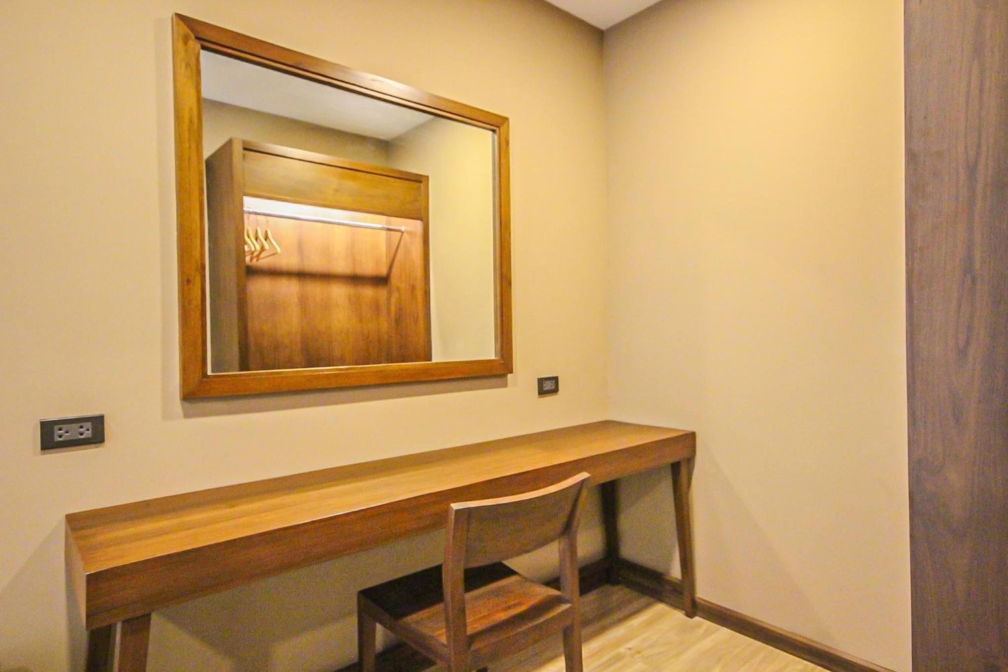 Double Room with Balcony - Photo 5