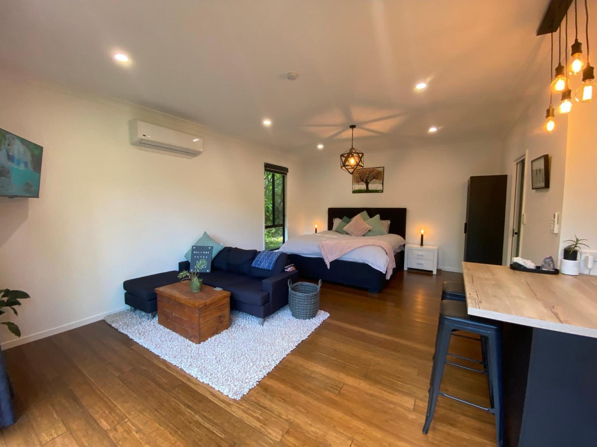 King Room with Balcony photo 1