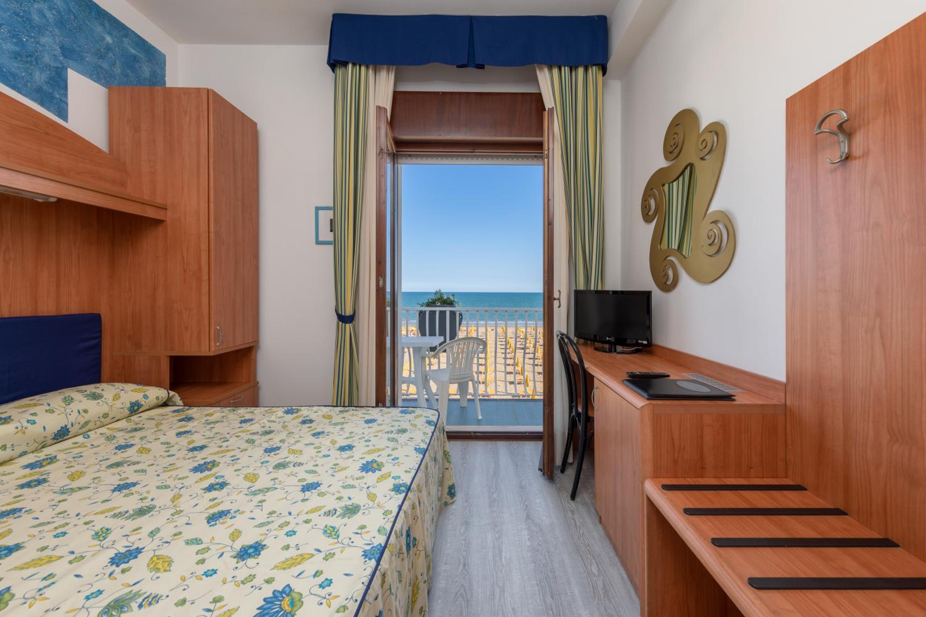 Standard Double or Twin Room with Sea View