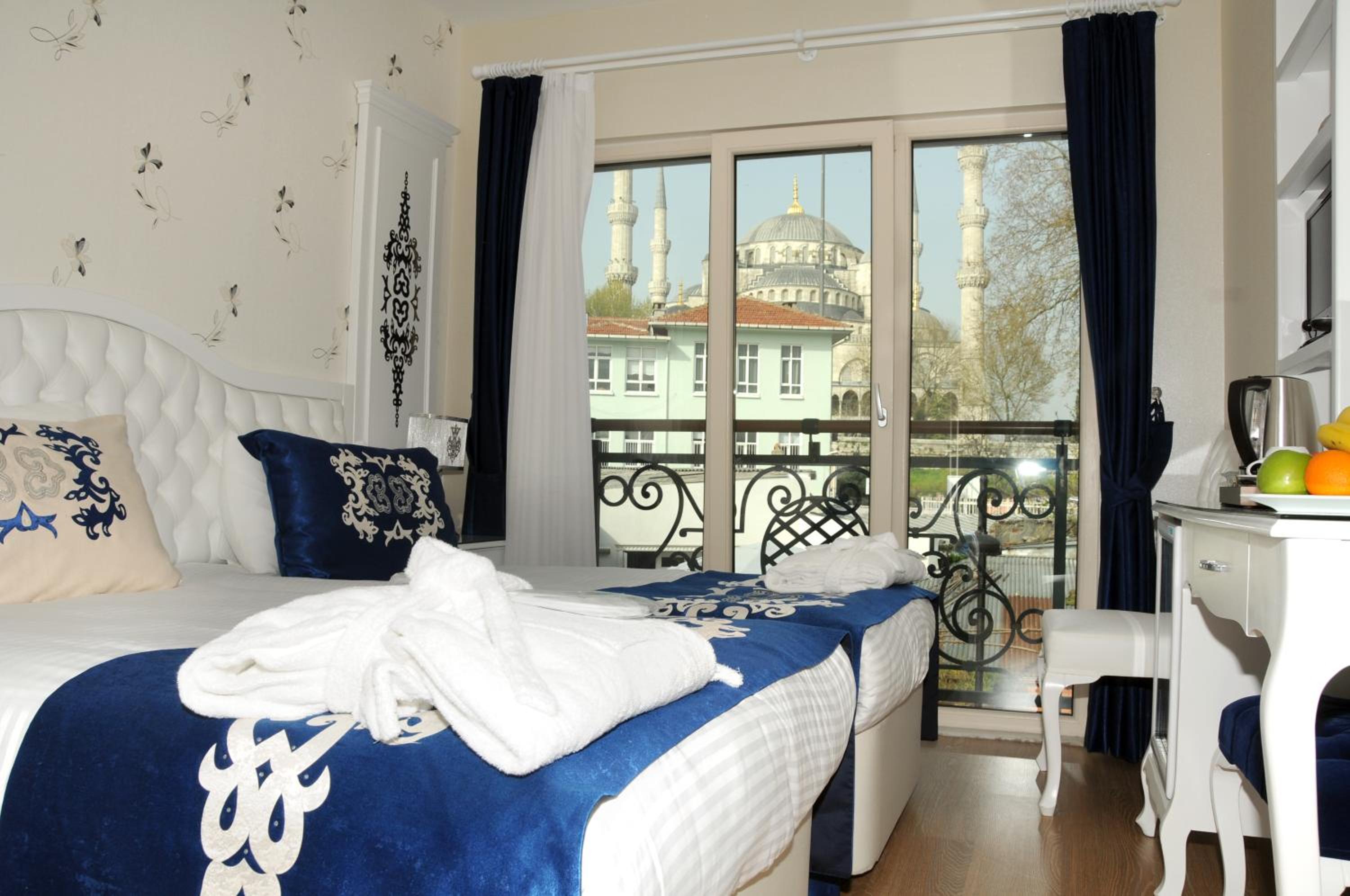 Deluxe Double or Twin Room photo 1