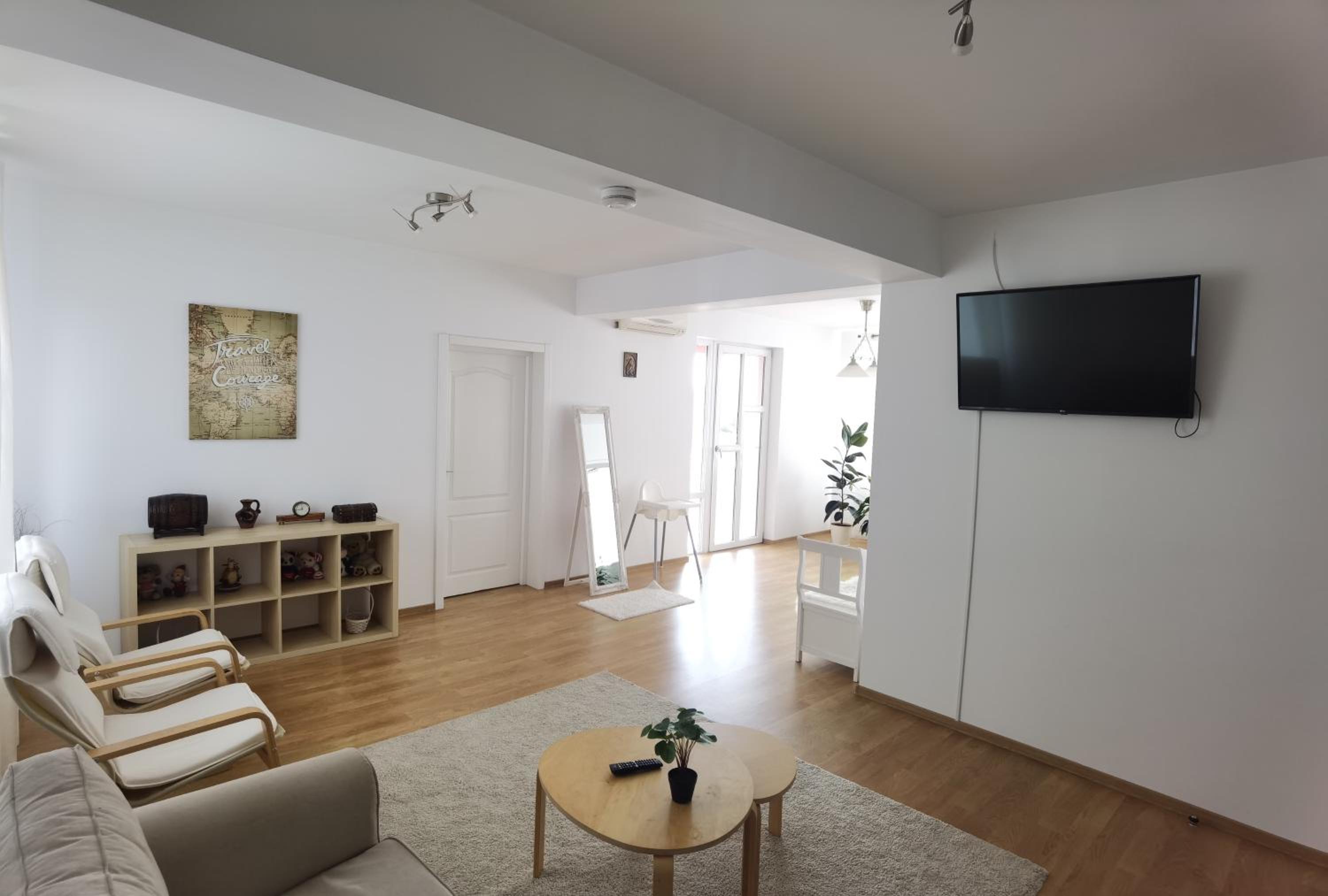 Three-Bedroom Apartment photo 1