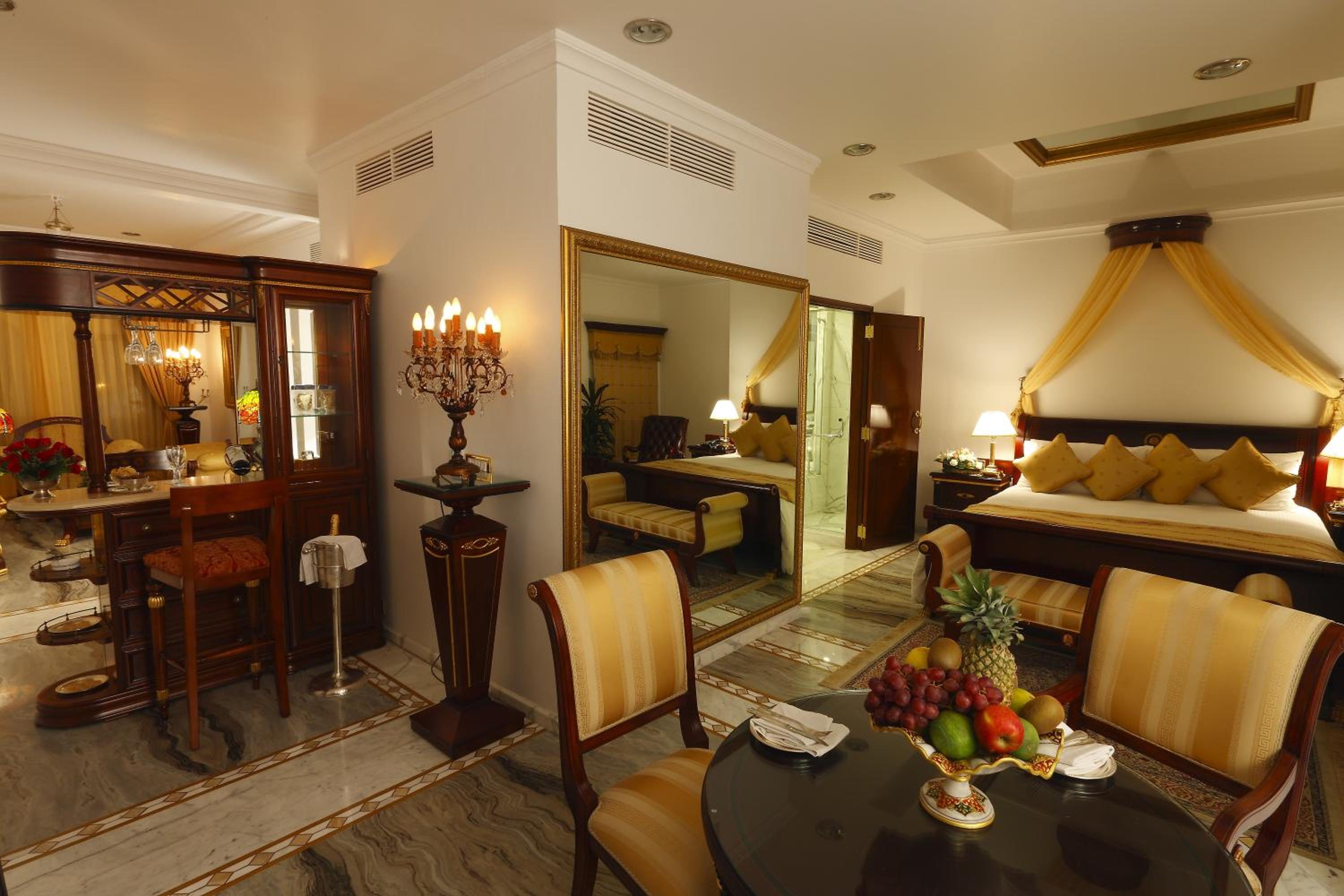Suite with Garden View