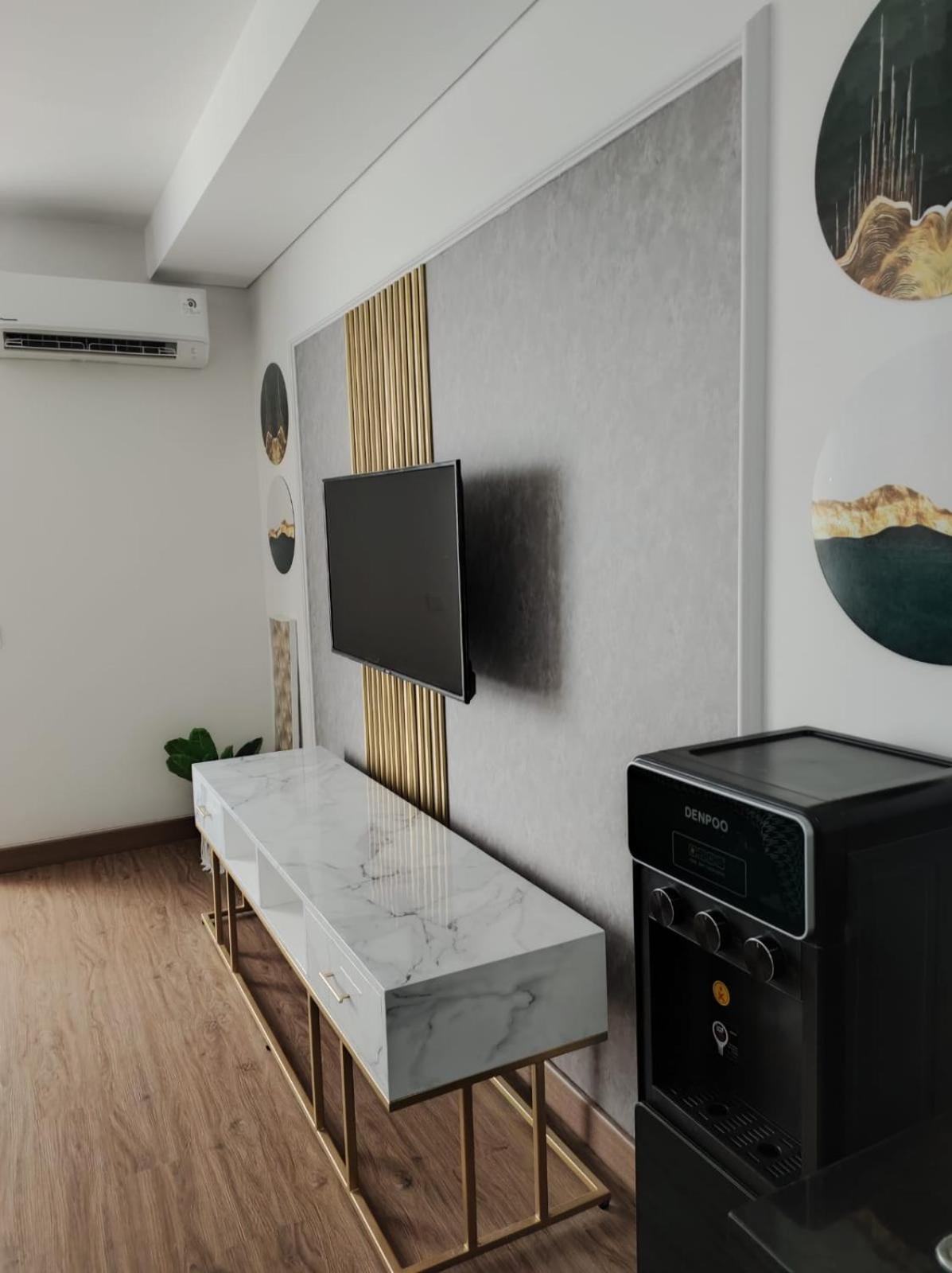 One-Bedroom Apartment photo 3